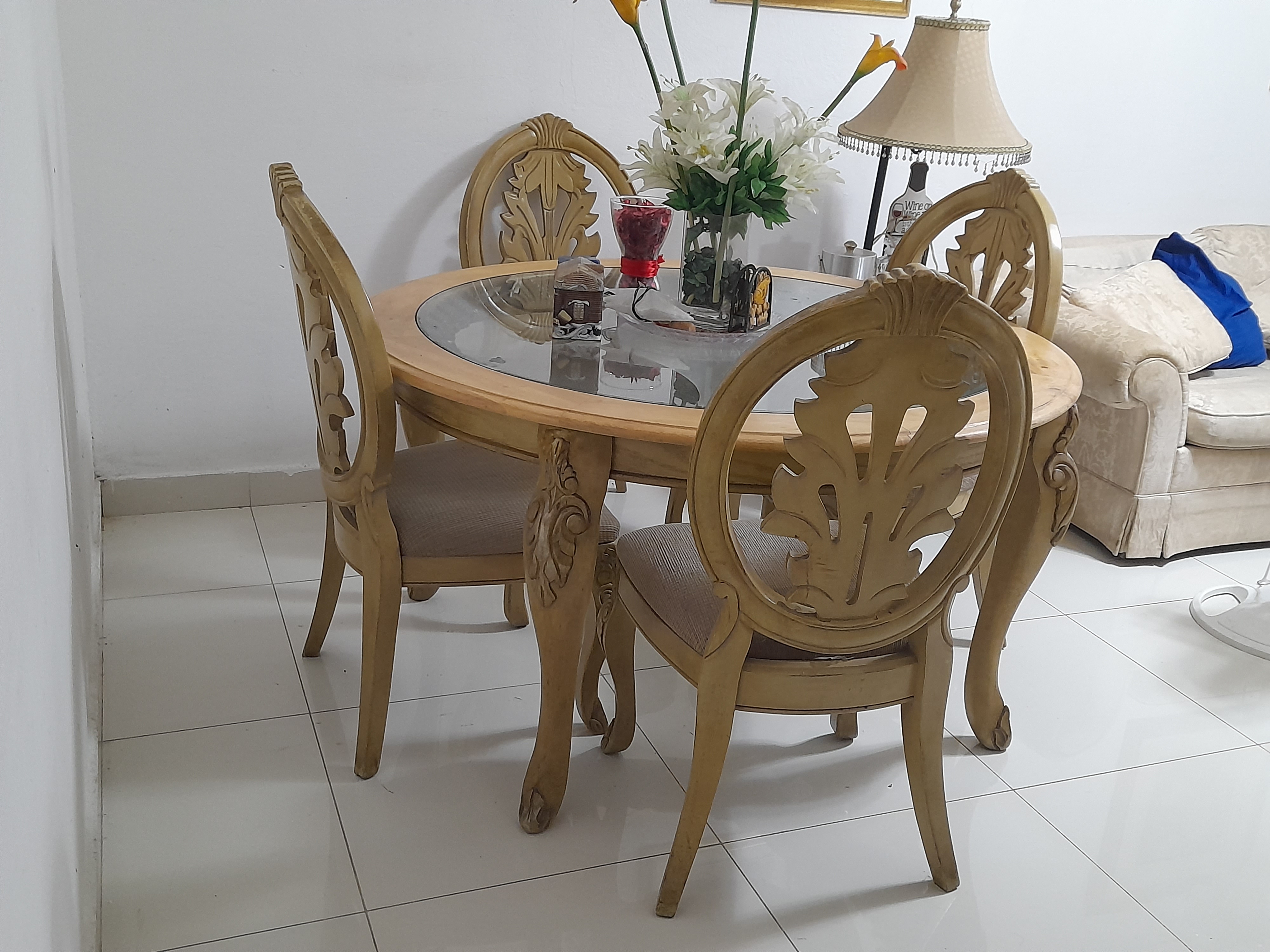 muebles y colchones - Comedor Redondo Tope de Cristal Luis XV Negociable