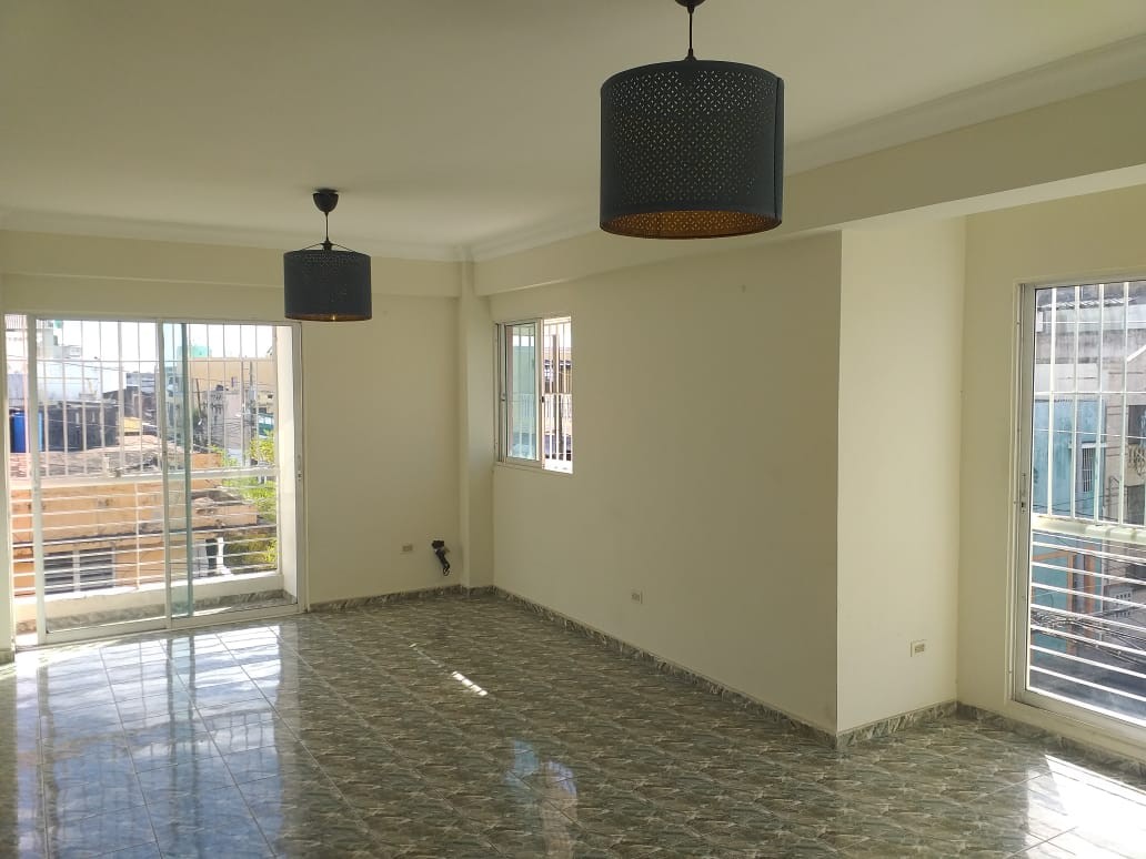 apartamentos - Alquiler Apartamento de 3 Habitaciones con Parqueo, Ciudad Nueva, Santo Domingo
