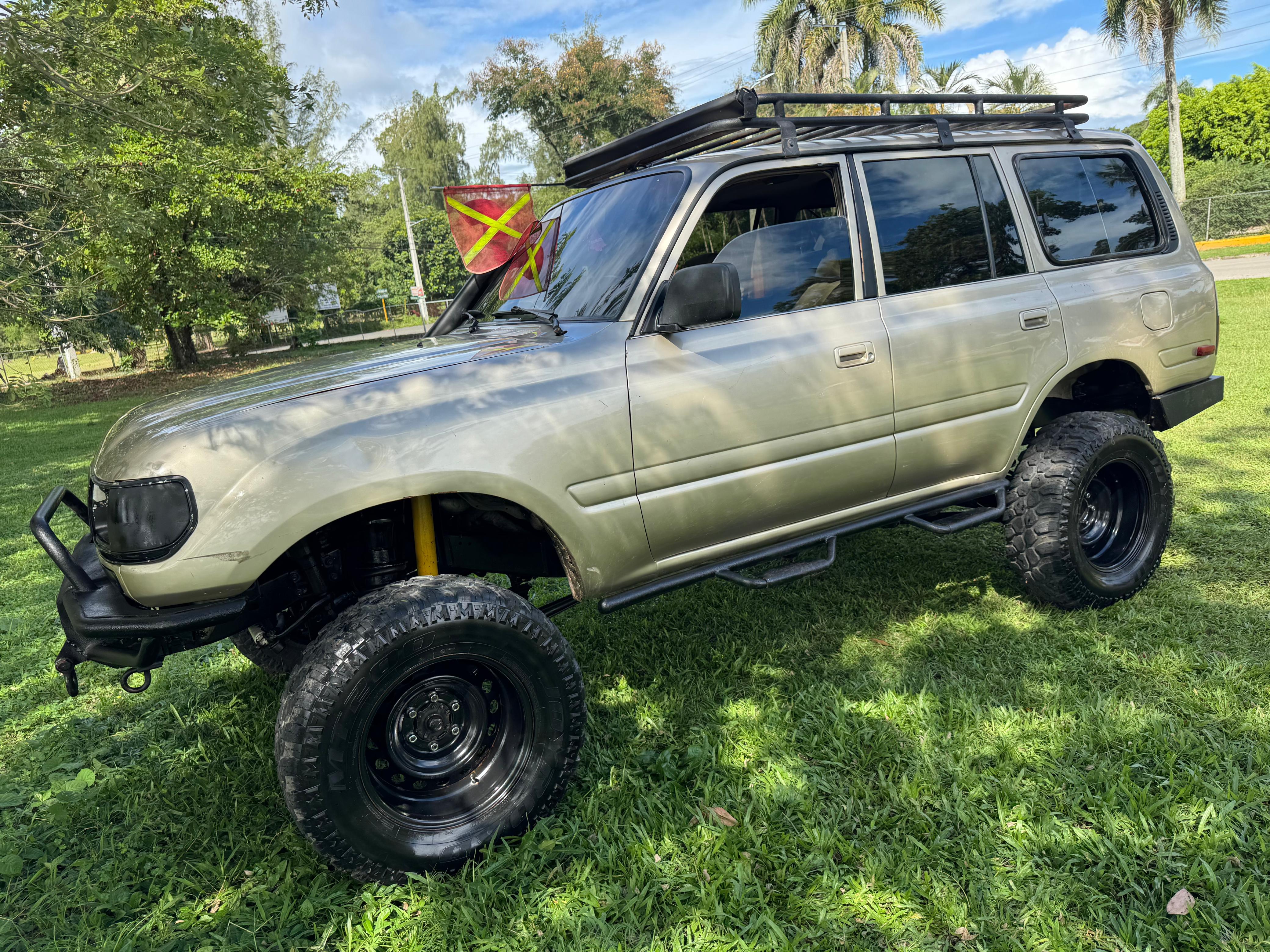 jeepetas y camionetas - Toyota land cruicer 1991