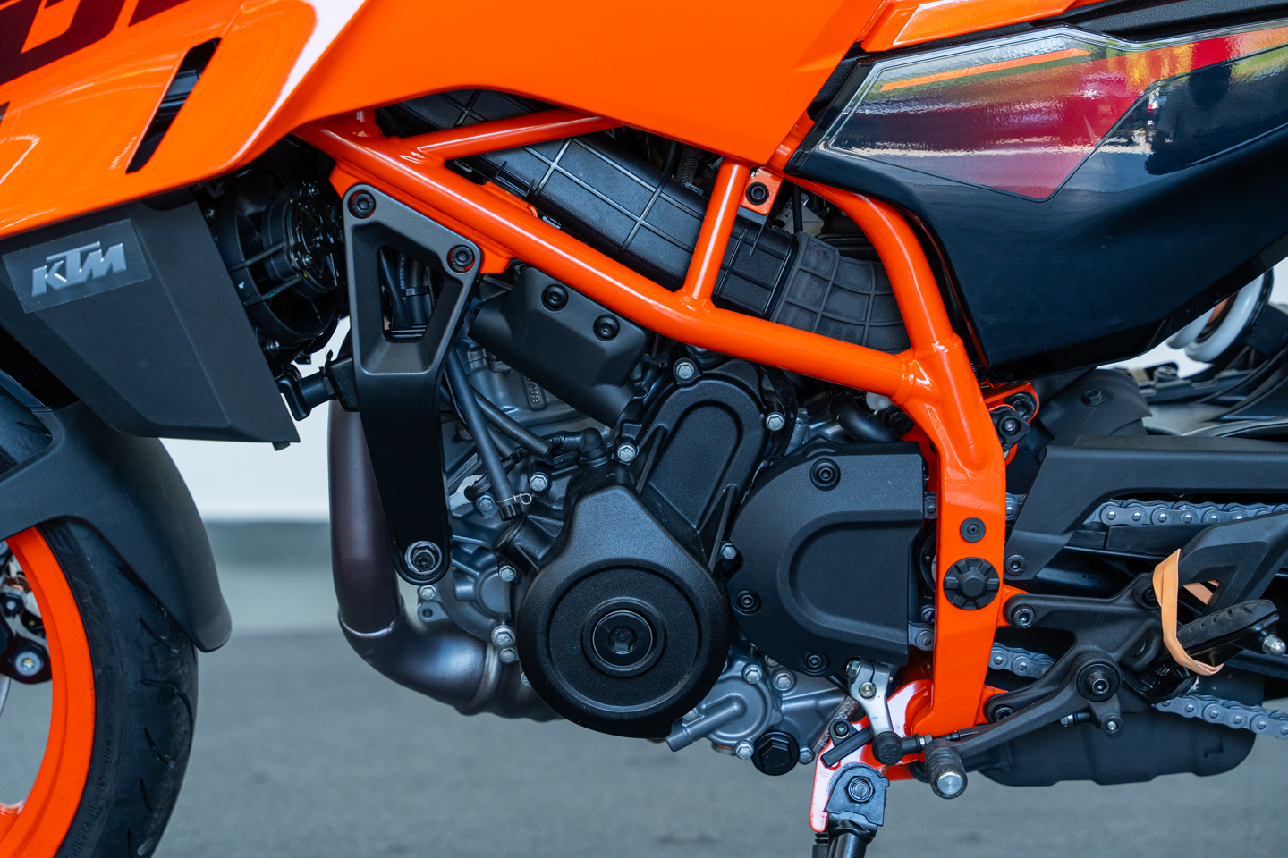 motores y pasolas - KTM 390 DUKE 2024 5