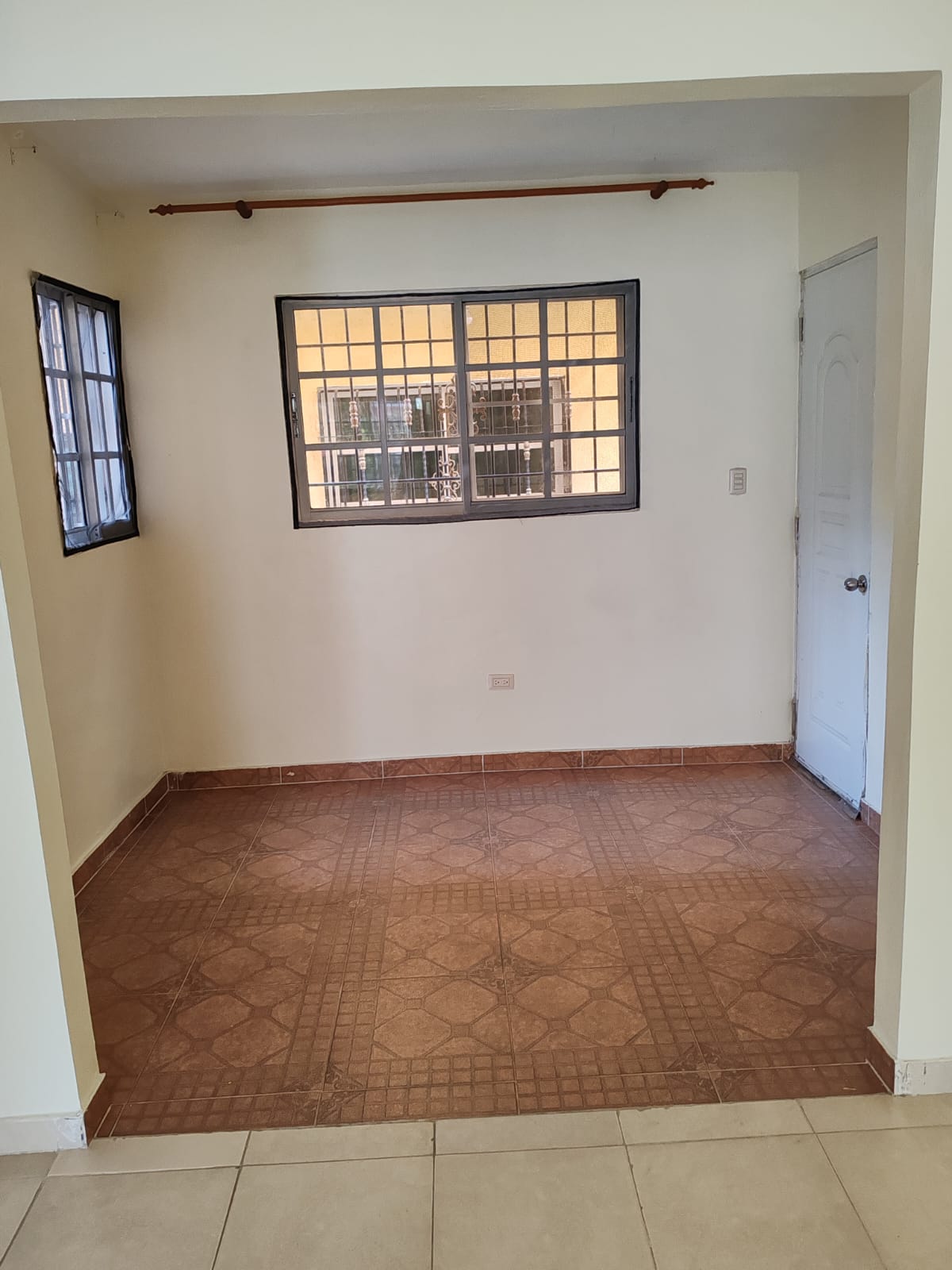 apartamentos - ALQUILO 1ER PISO EN CIUDAD BONITA AV , JACOBO MAJL 1