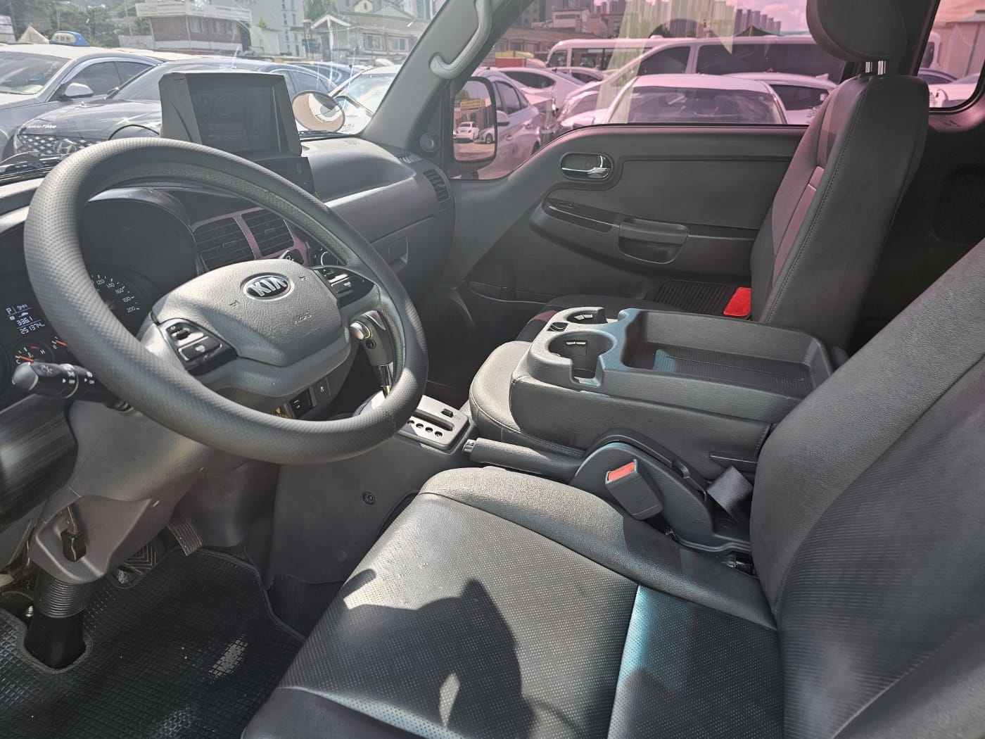 camiones y vehiculos pesados - 2019 Kia Bongo Refrigerado  2