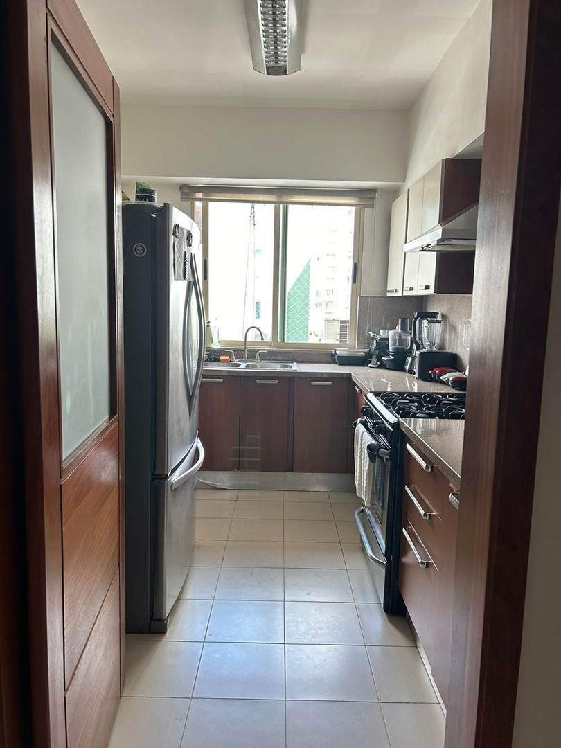 apartamentos - Aquiler apartamento vacio en Piantini. 147m2.  4