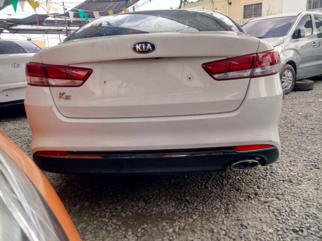 carros - KIA K5 2019 BLANCODESDE: RD$ 800,000.00 4