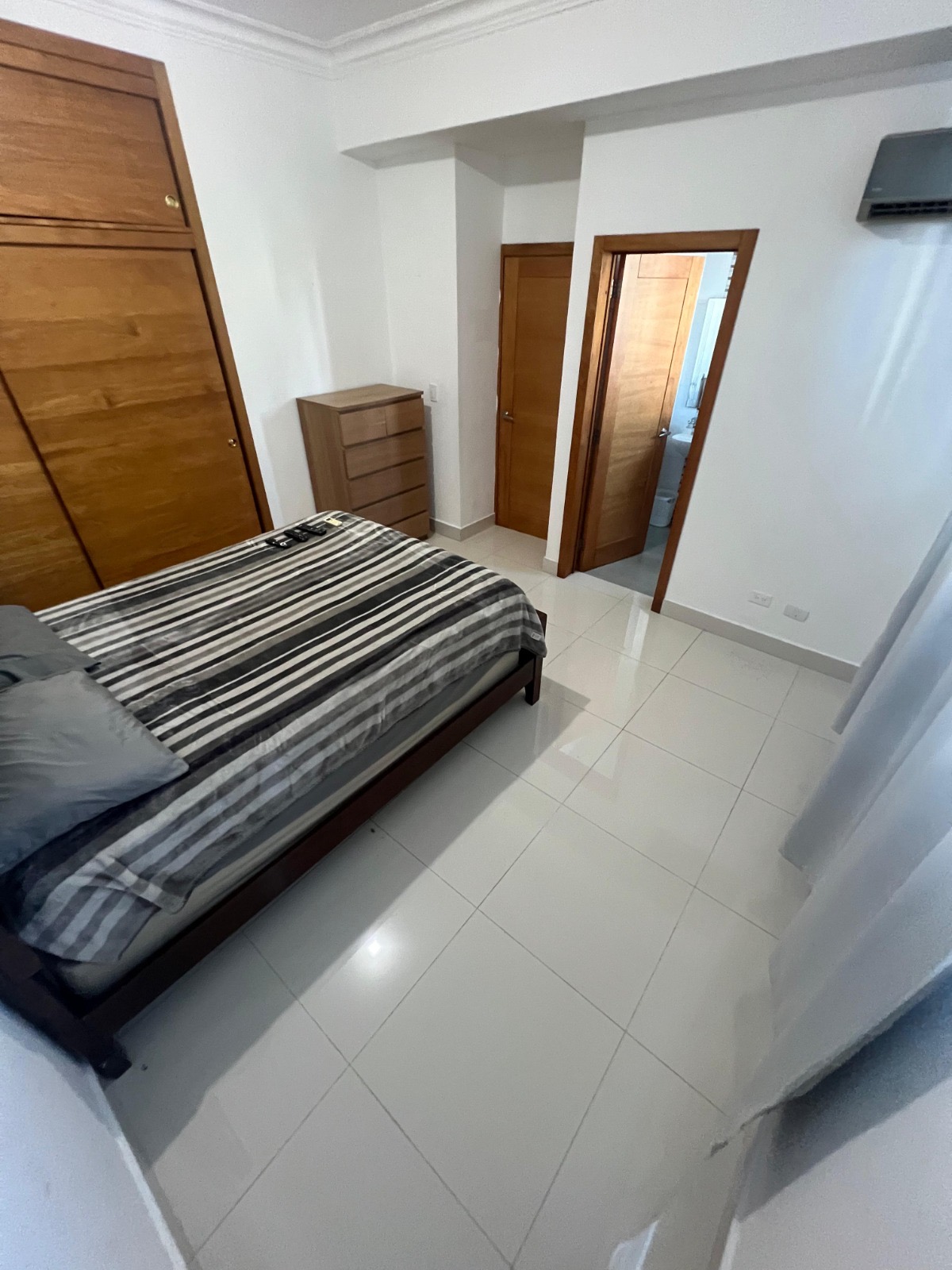 apartamentos - Alquiló Evaristo morales amueblado o línea blanca  3