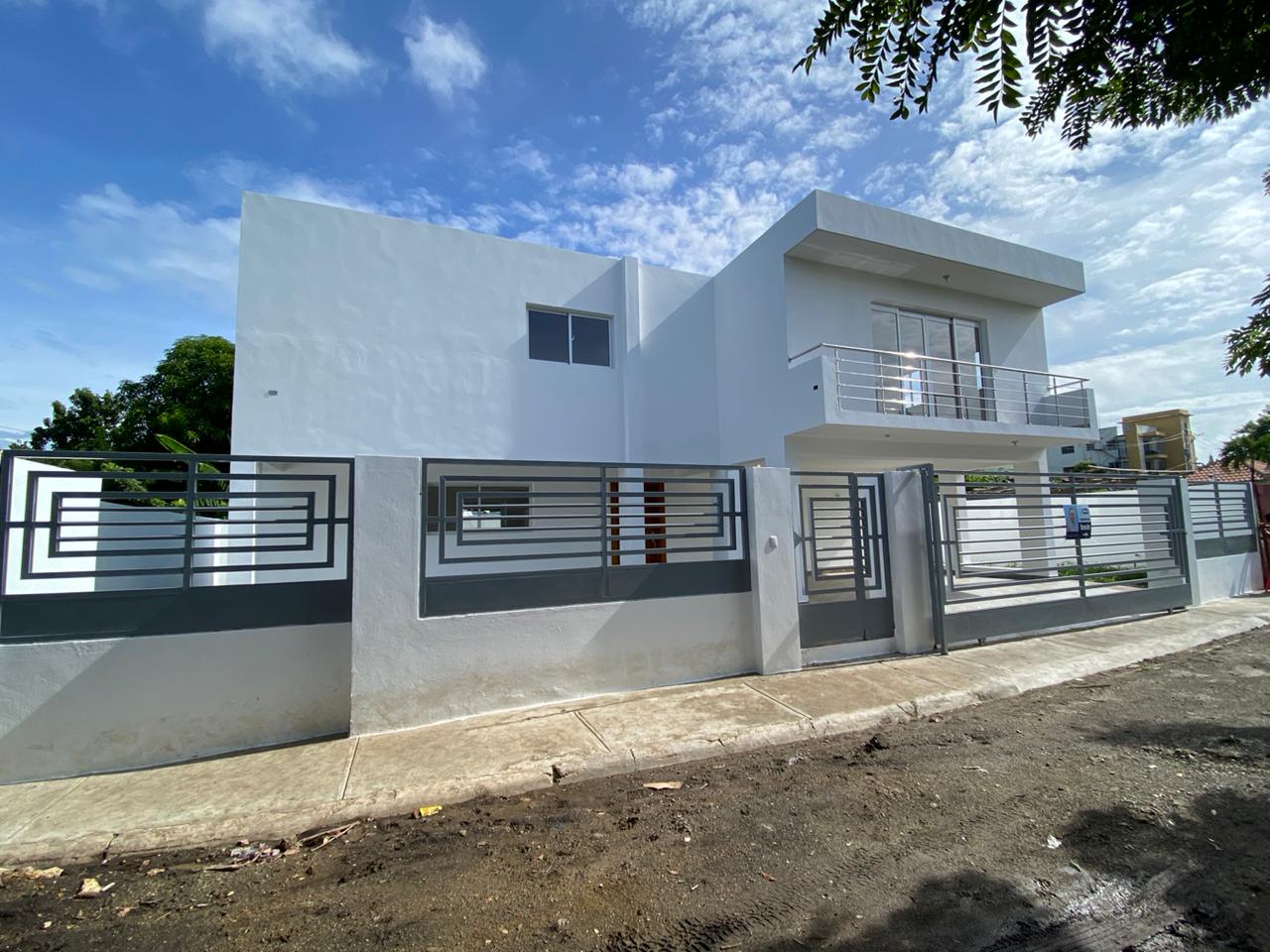 casas - CASA EN VENTA EN LLANOS DE GURABO.