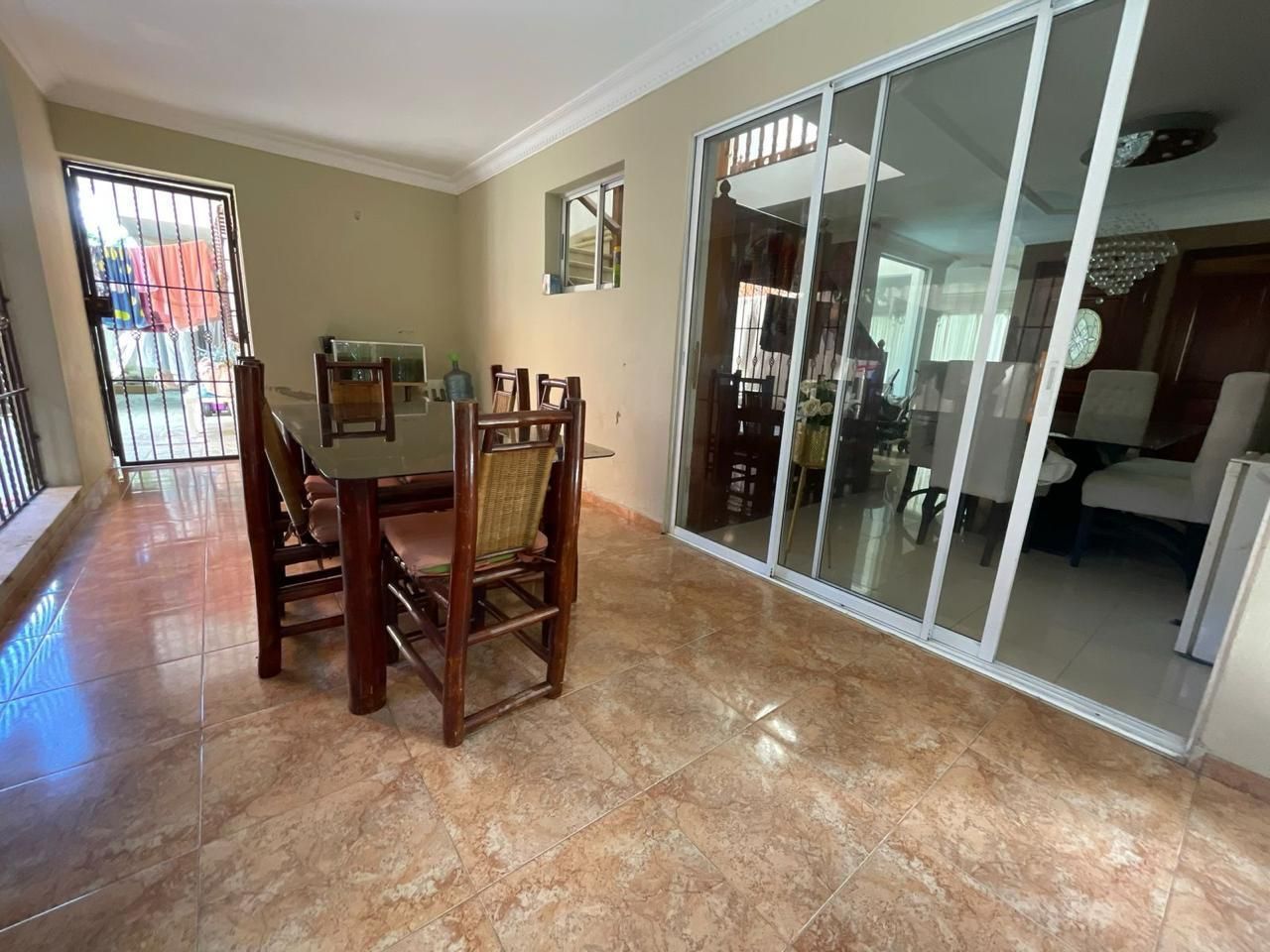 casas - Vendo Lujosa casa Vista Hermosa, Santo Domingo Est 5