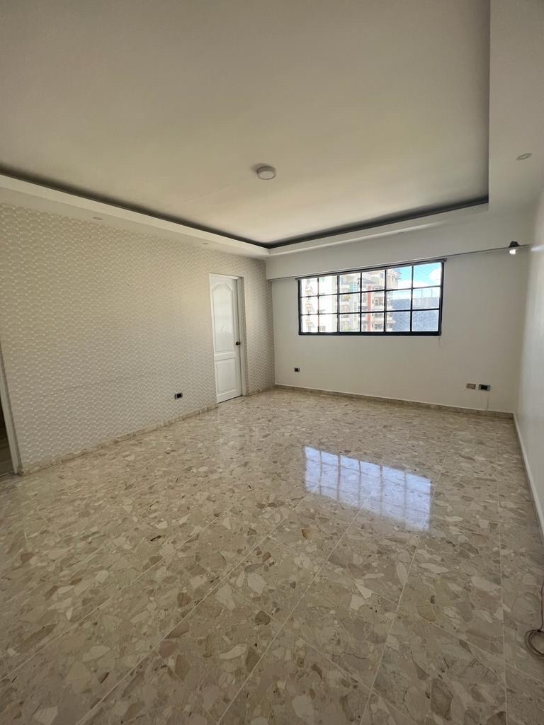 apartamentos - Vendo Serralles tres habitaciones con su baño dos parqueos servicio balconet  6