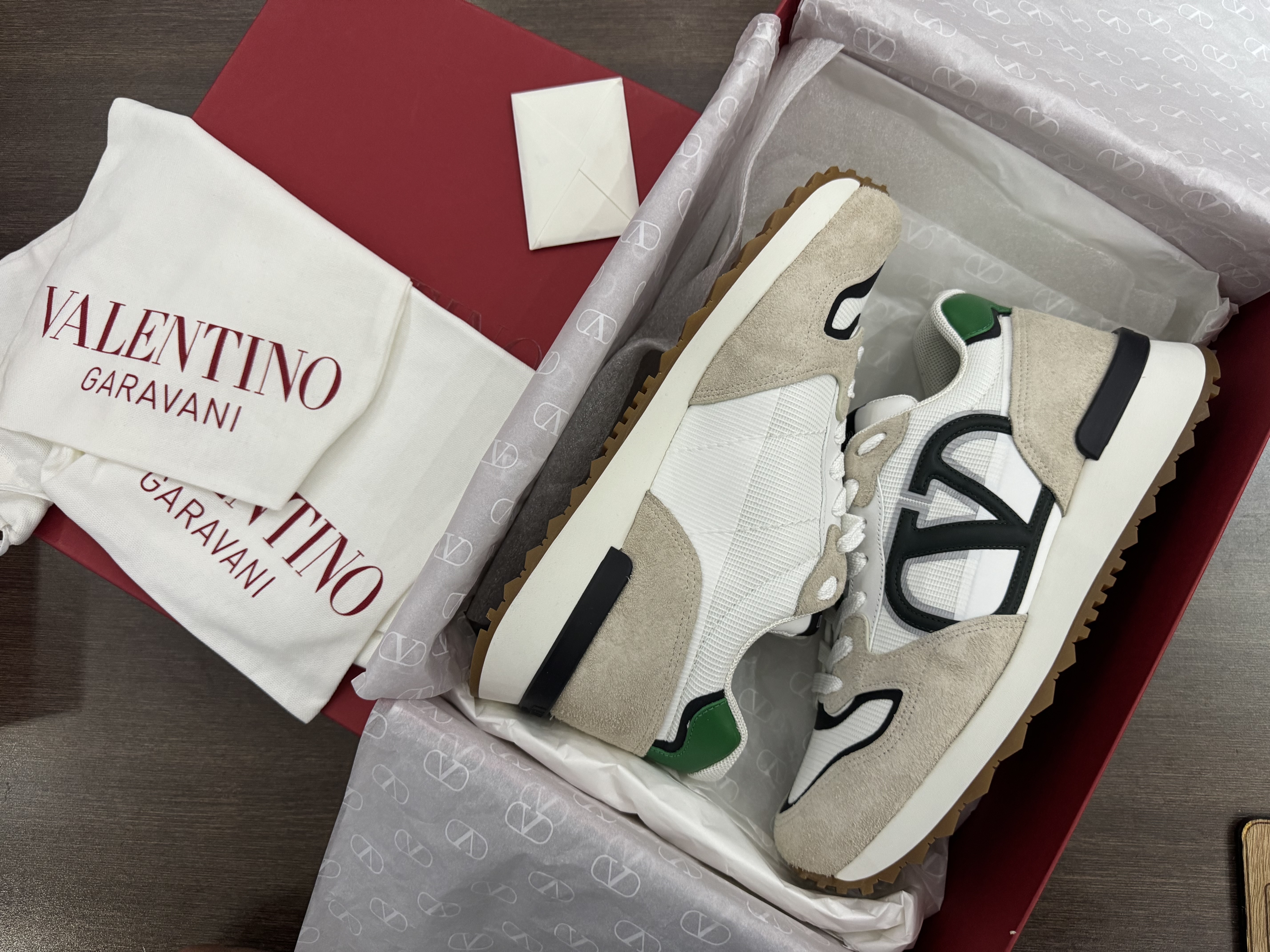 zapatos para hombre - Tenis Valentino Garavani V Logo Pace Size 42 1/2 Nuevo, Original US$ 415 NEG 7