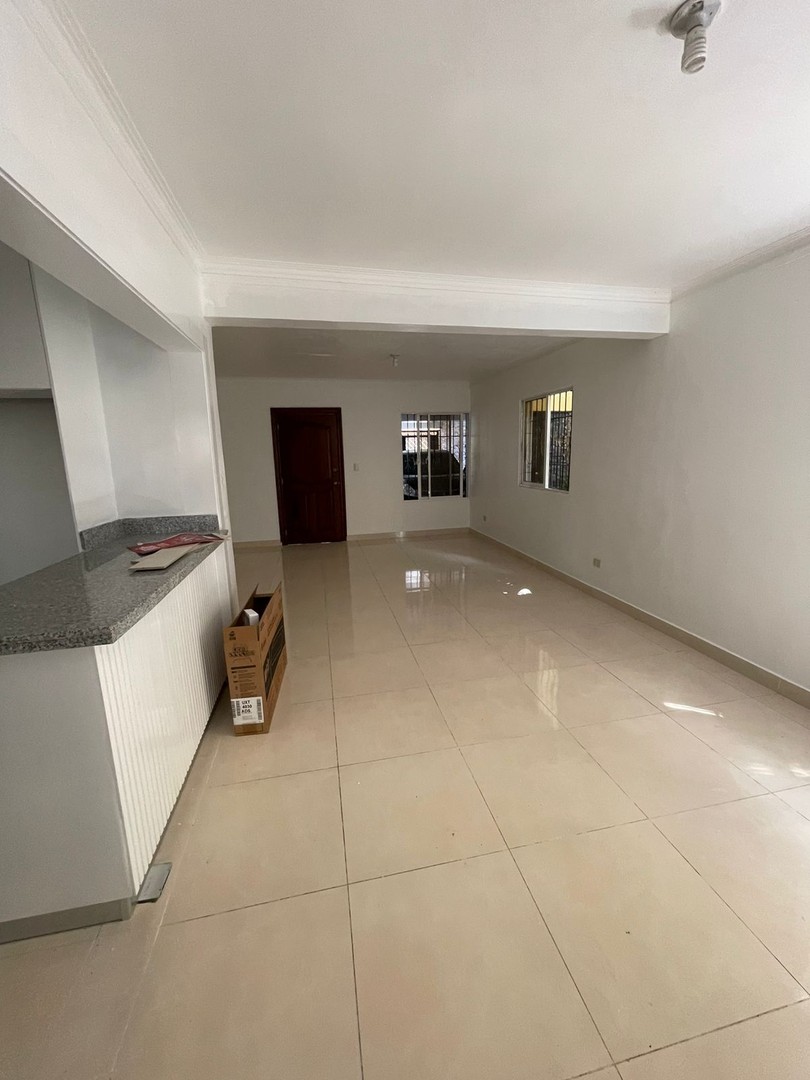 apartamentos - Rento Casa solo el primer piso en Colinas del Seminario 
 5