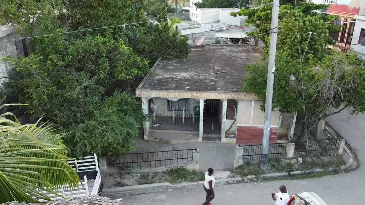 casas - Se Vende Casa con  Patio Grande en el Juan Pablo Duarte con Su Titulo 2