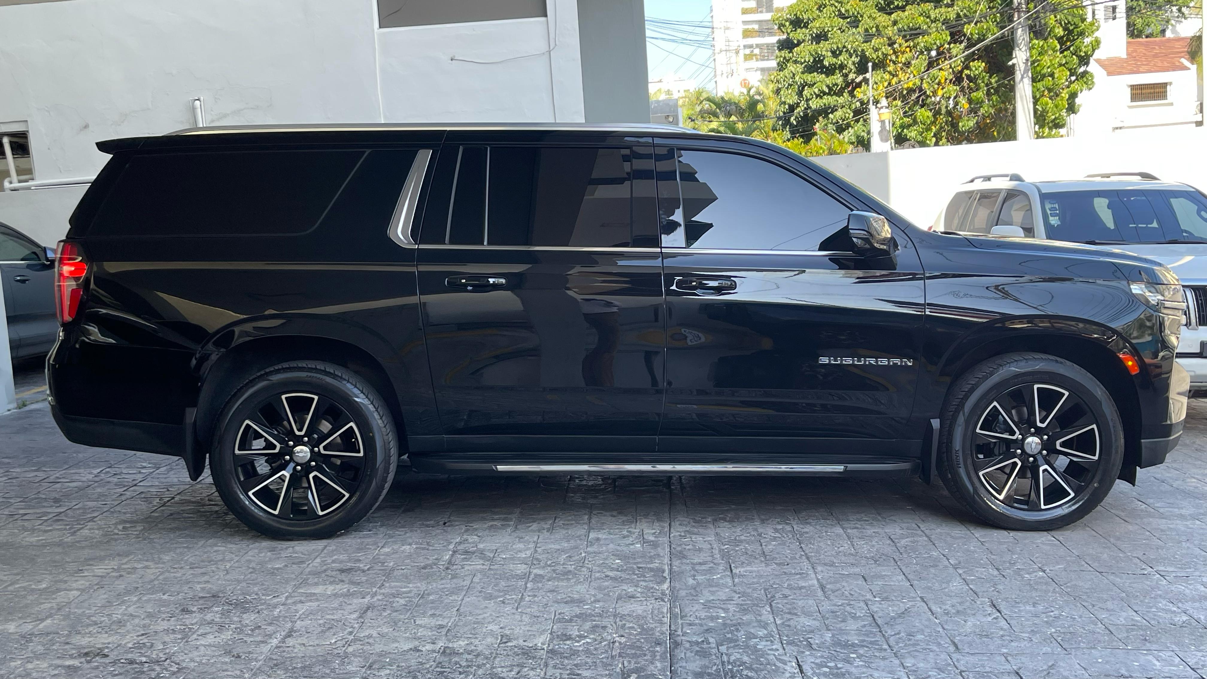 jeepetas y camionetas - Chevrolet Suburban LT 2022 7