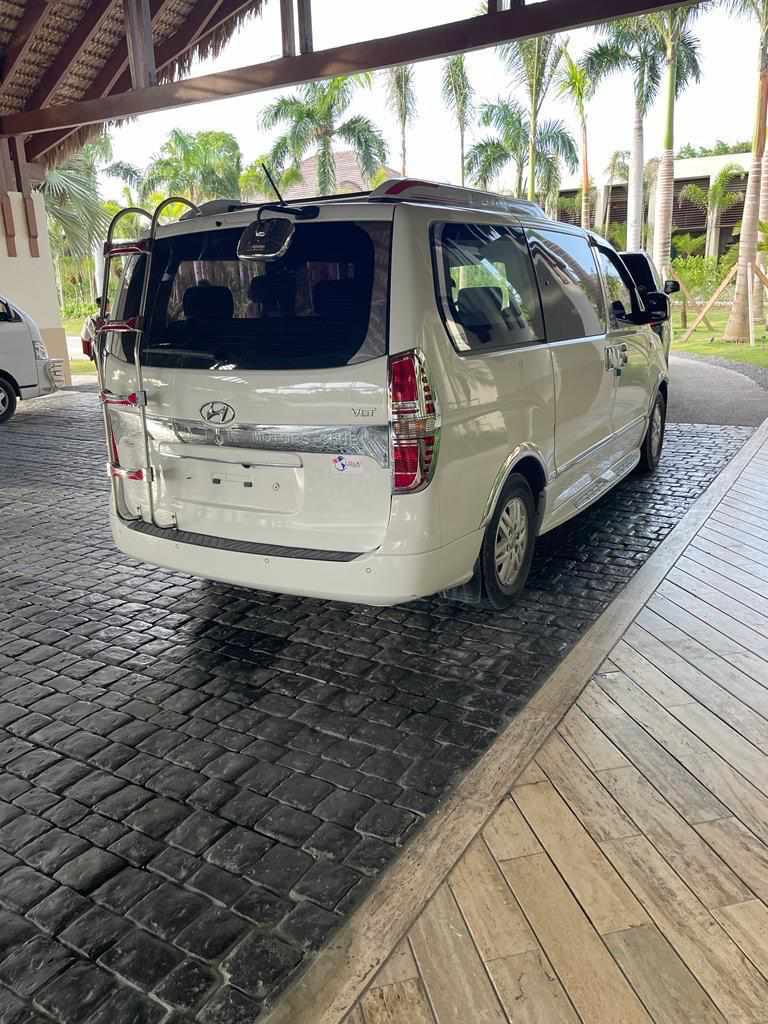 camiones y vehiculos pesados - VENDE HYUNDAI STAREX 2019 BLANCA, NEGOCIABLE 1