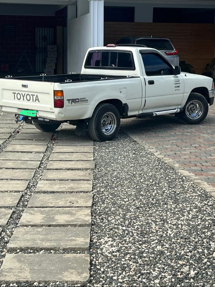 jeepetas y camionetas - Toyota pick up 6