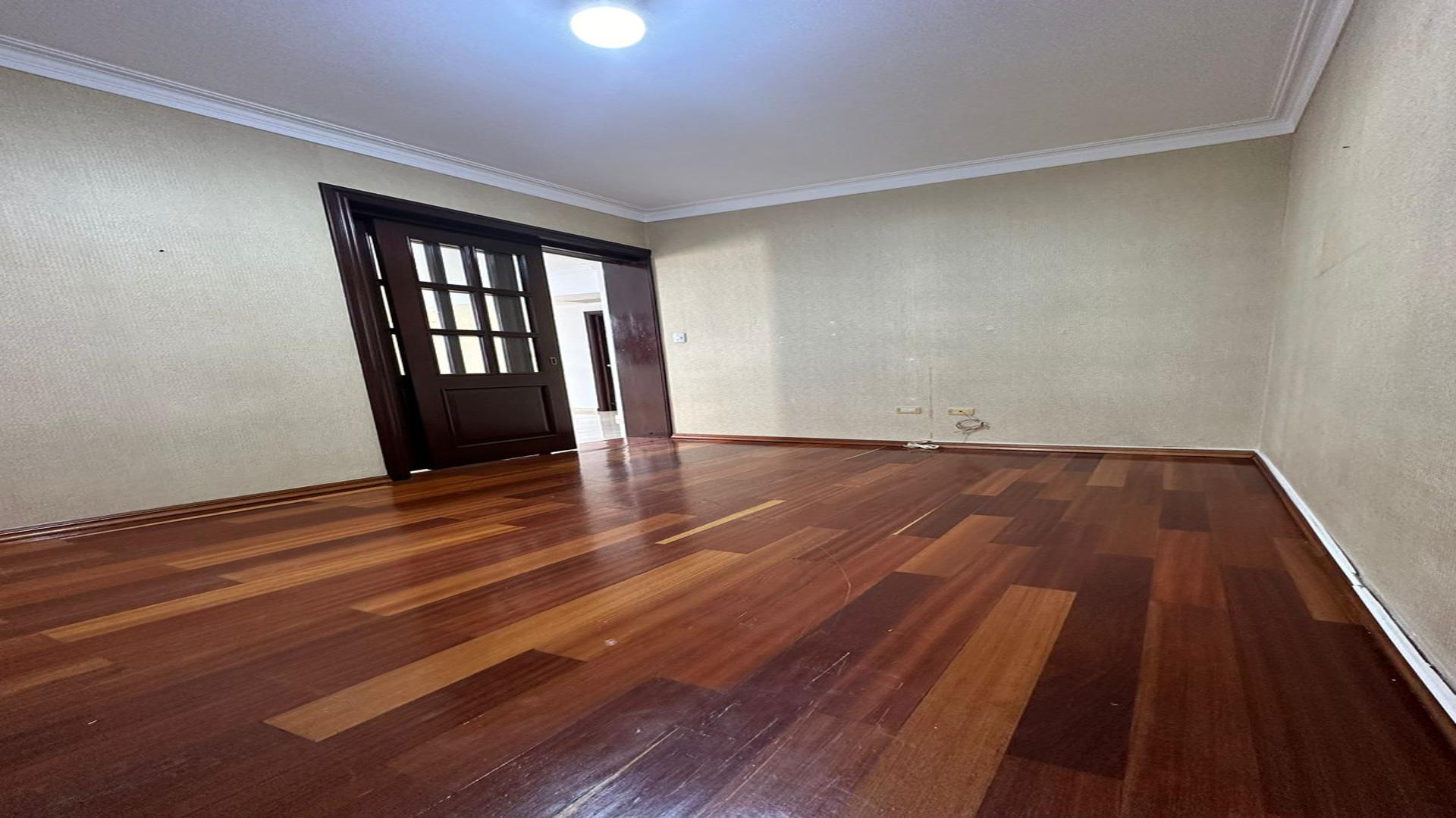 apartamentos - Apartamento de 3 Hab. en Evaristo Morales, Cerca de Blue Mall 7