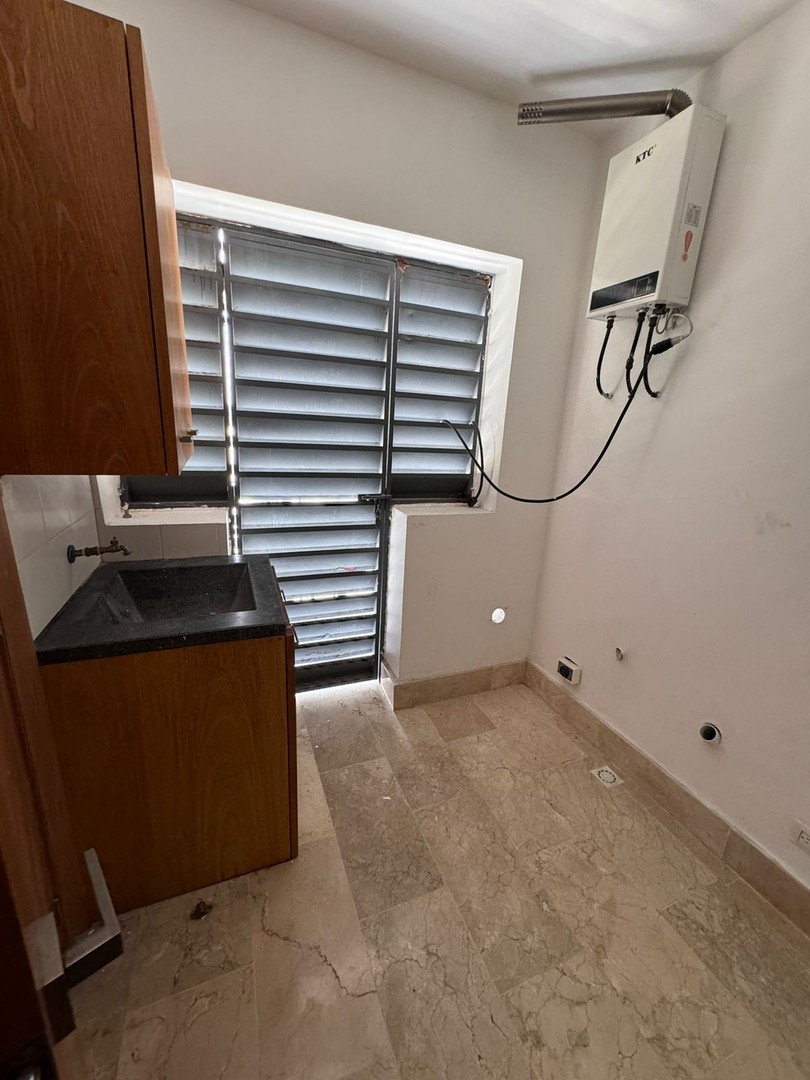 apartamentos - Hermoso penthouse en venta 
📍Autopista Duarte , próximo a Pucmm


🟡286 metros
 3