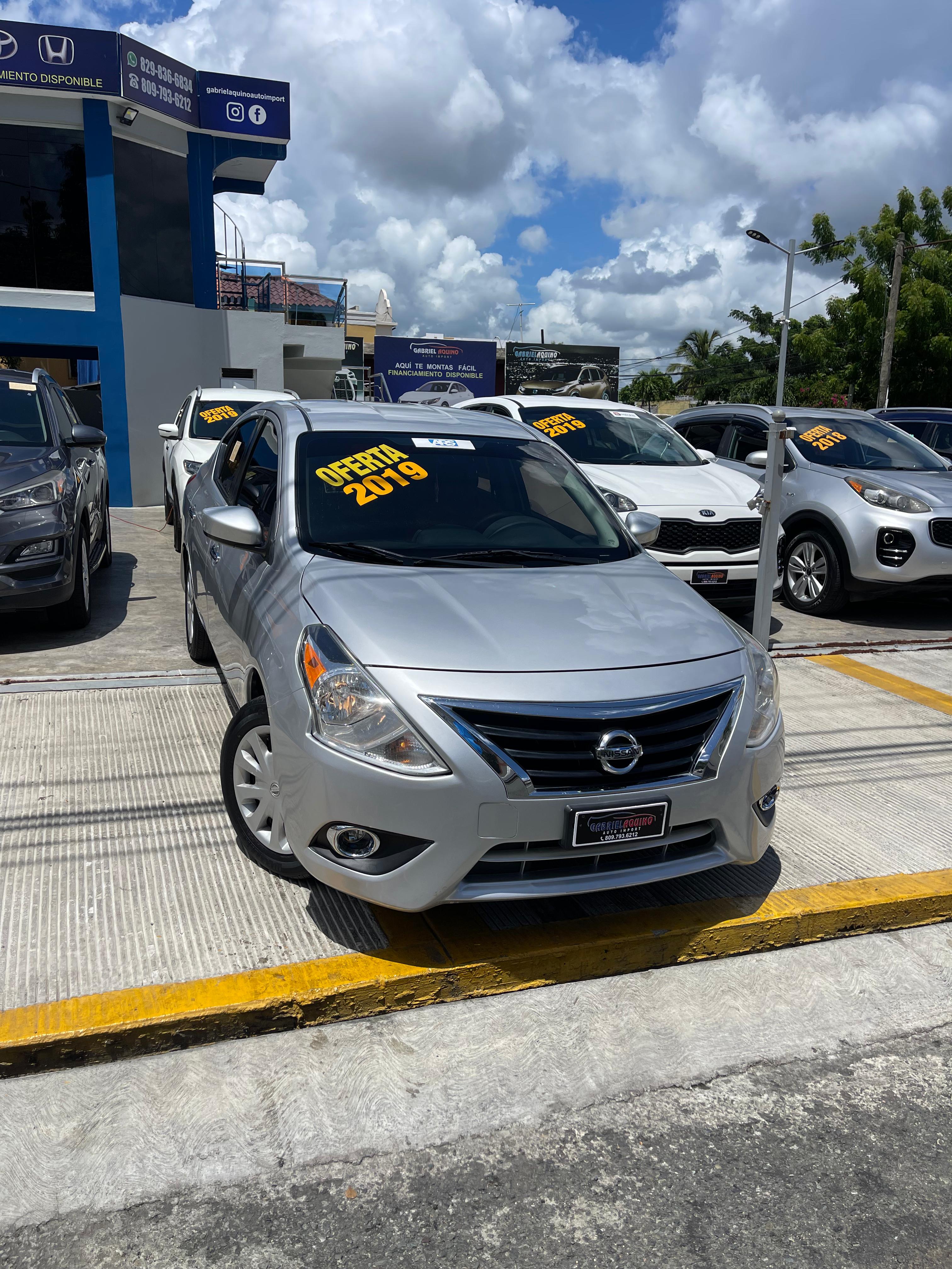 carros - nissan versa sv