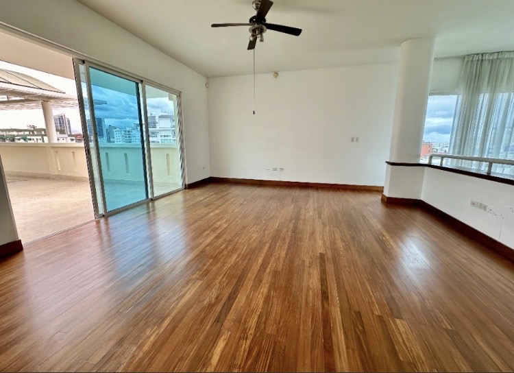 apartamentos - hermoso apartamento en una zona céntrica en Evaristo Morales  4