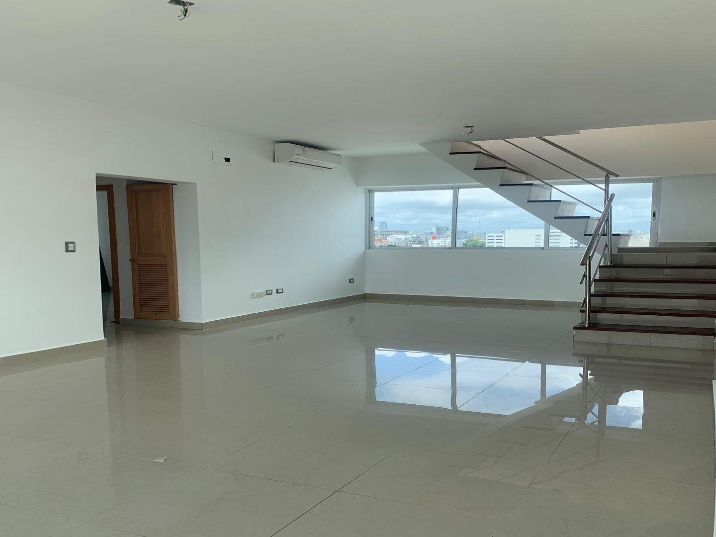 penthouses - Vendo penthouses en Bella vista a una cuadra de Bella vista Mall , 248.23. Mts.