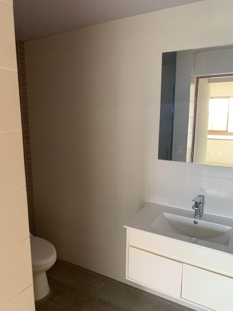 apartamentos - SE ALQUILA UN HERMOSO APARTAMENTO EN EL 5TO NIVEL, UBICADO EN BELLA VISTA!! 5