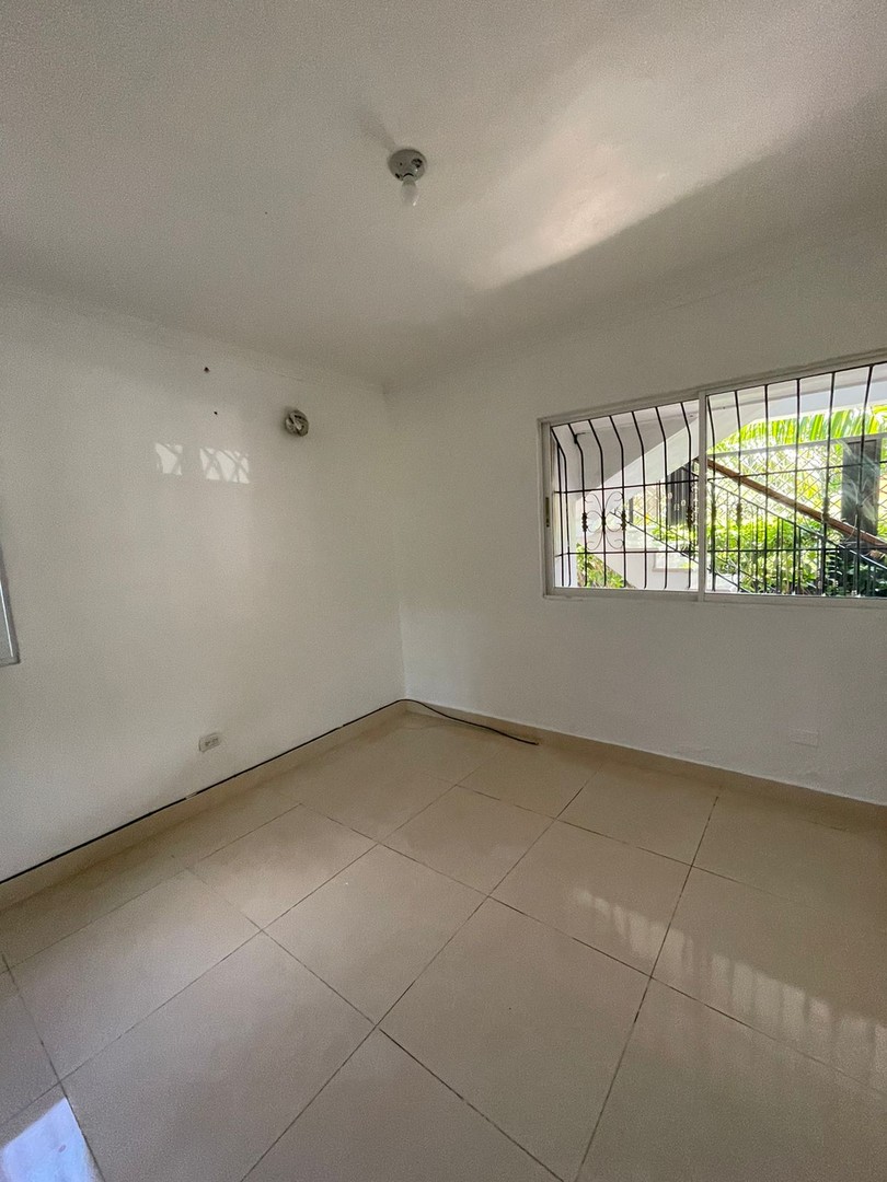 apartamentos - Rento Casa solo el primer piso en Colinas del Seminario 
 3