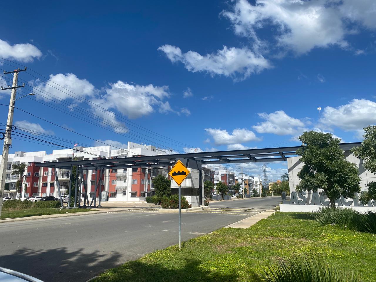 solares y terrenos - Vendo solar en residencial las acacias carr. mella