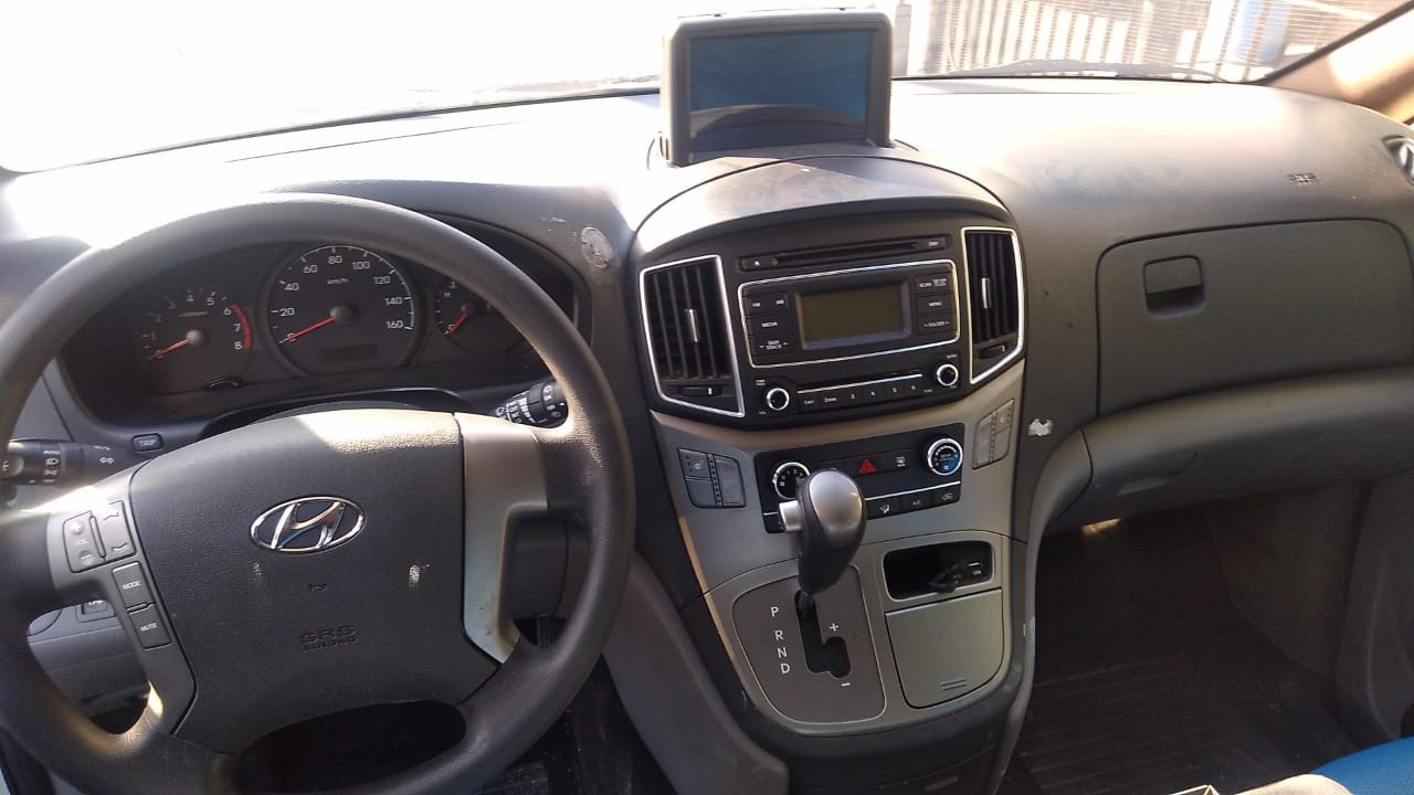 jeepetas y camionetas - HYUNDAI GRAND STAREX 2020 NEGRADESDE: RD$ 1,750.100 2