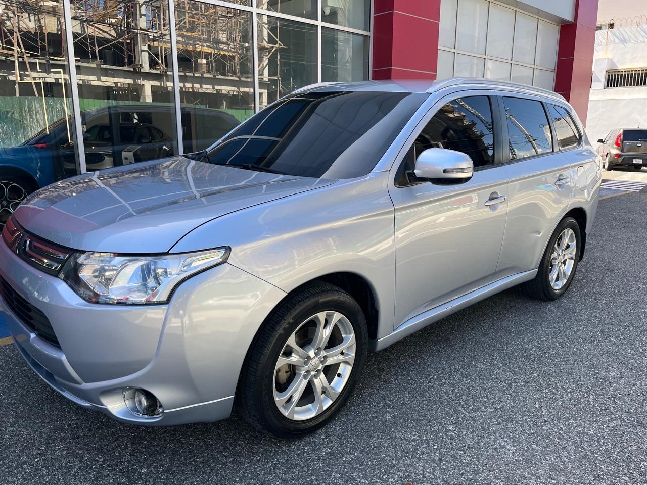 jeepetas y camionetas - Mitsubishi Outlander 2015  1