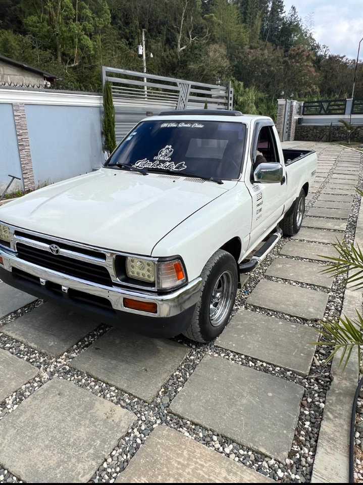 jeepetas y camionetas - Toyota pick up 7