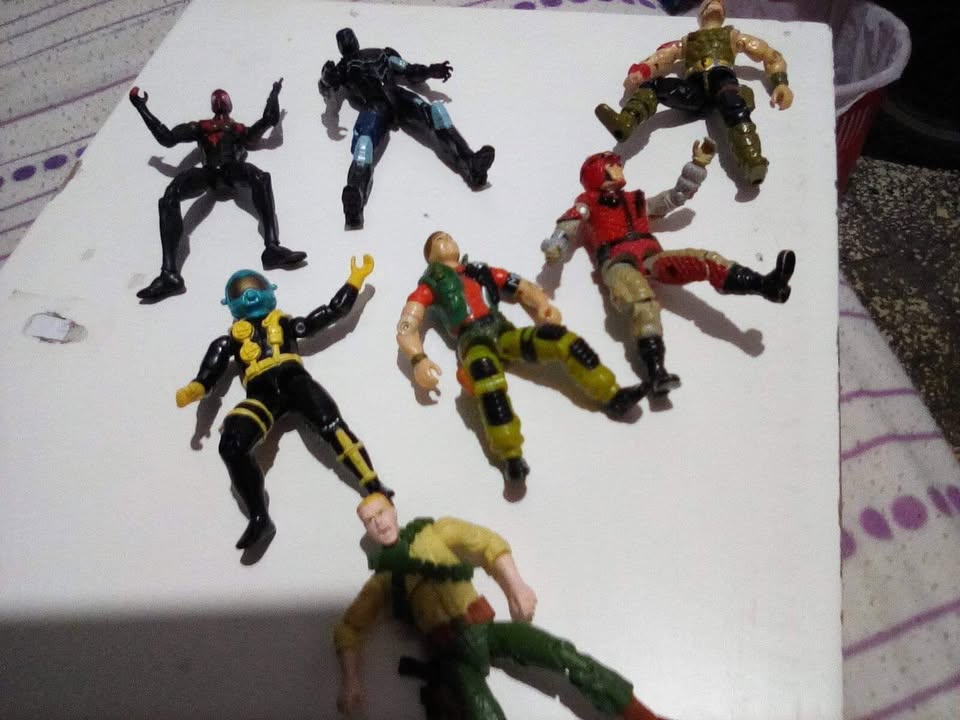 hobby y coleccion - 5 MUñECOS GIJOE Y 2 MARVEL 1