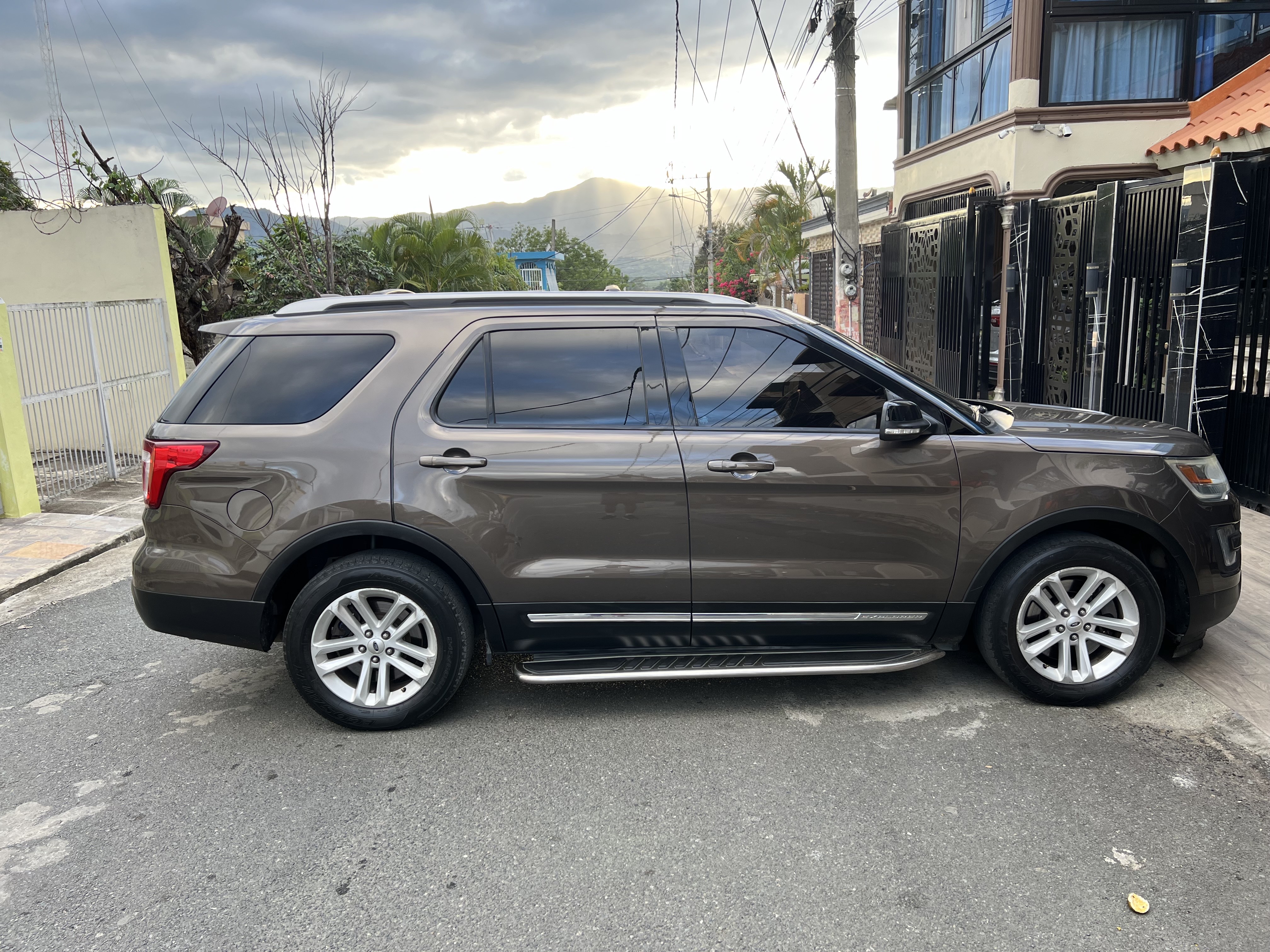 jeepetas y camionetas - Ford Explorer 2016 XLT PREMIUM  4