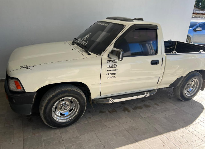 jeepetas y camionetas - Toyota pick up 8