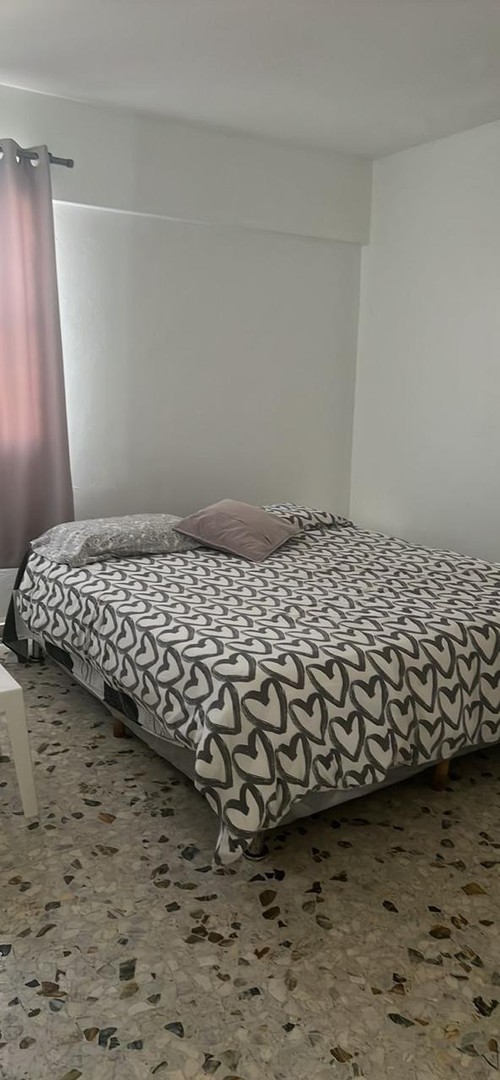 apartamentos - Alquilo amplio Apto. Piantini cerca Blue mallPiso 43  2