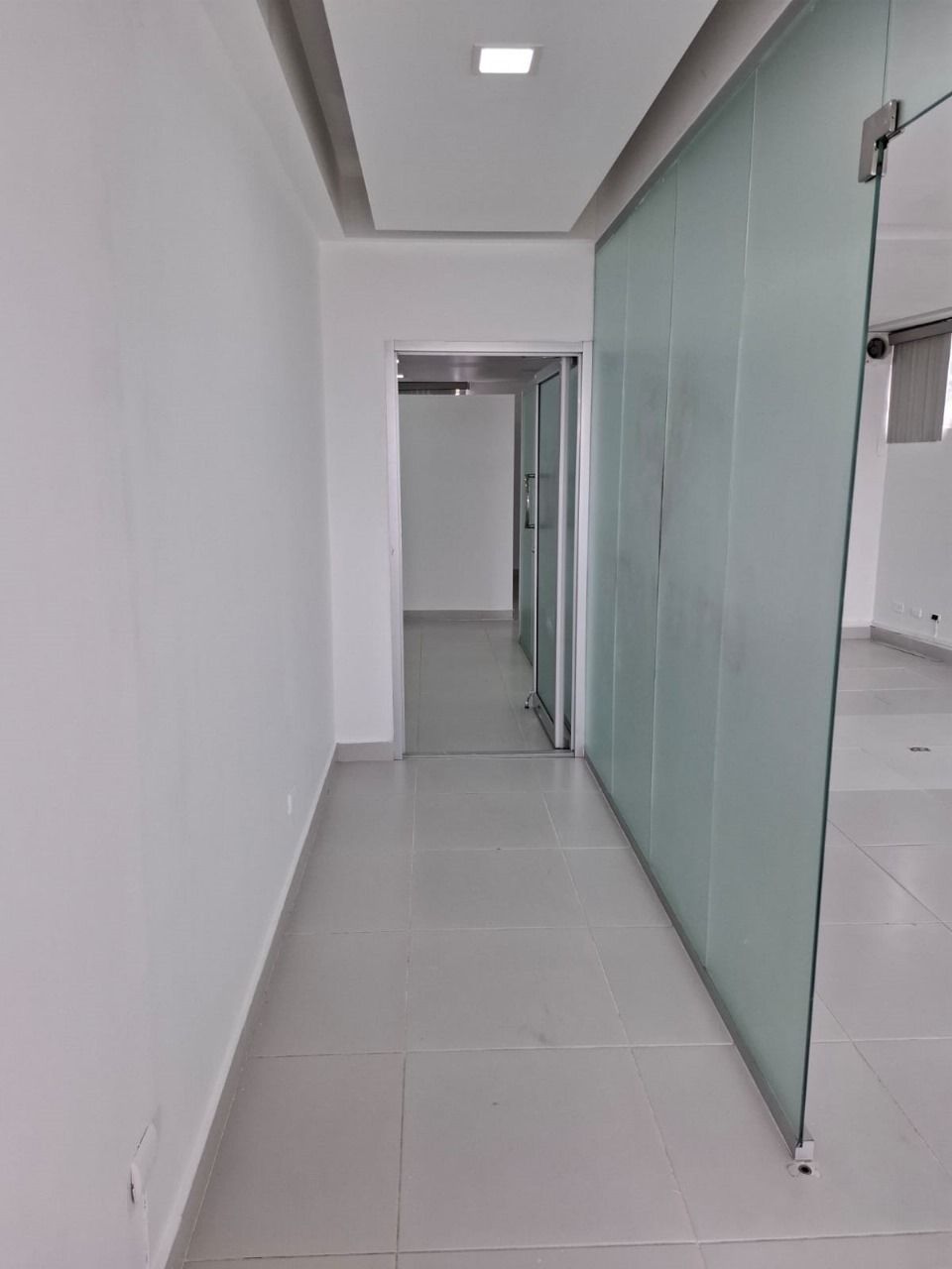 oficinas y locales comerciales - Local 73 MTS 3er Piso Para Oficina En Arroyo Hondo 4