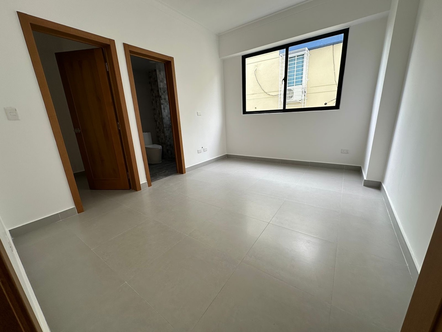 apartamentos - Vendo nuevo mirador norte tres habitaciones con su baño tres parqueos techados p 1