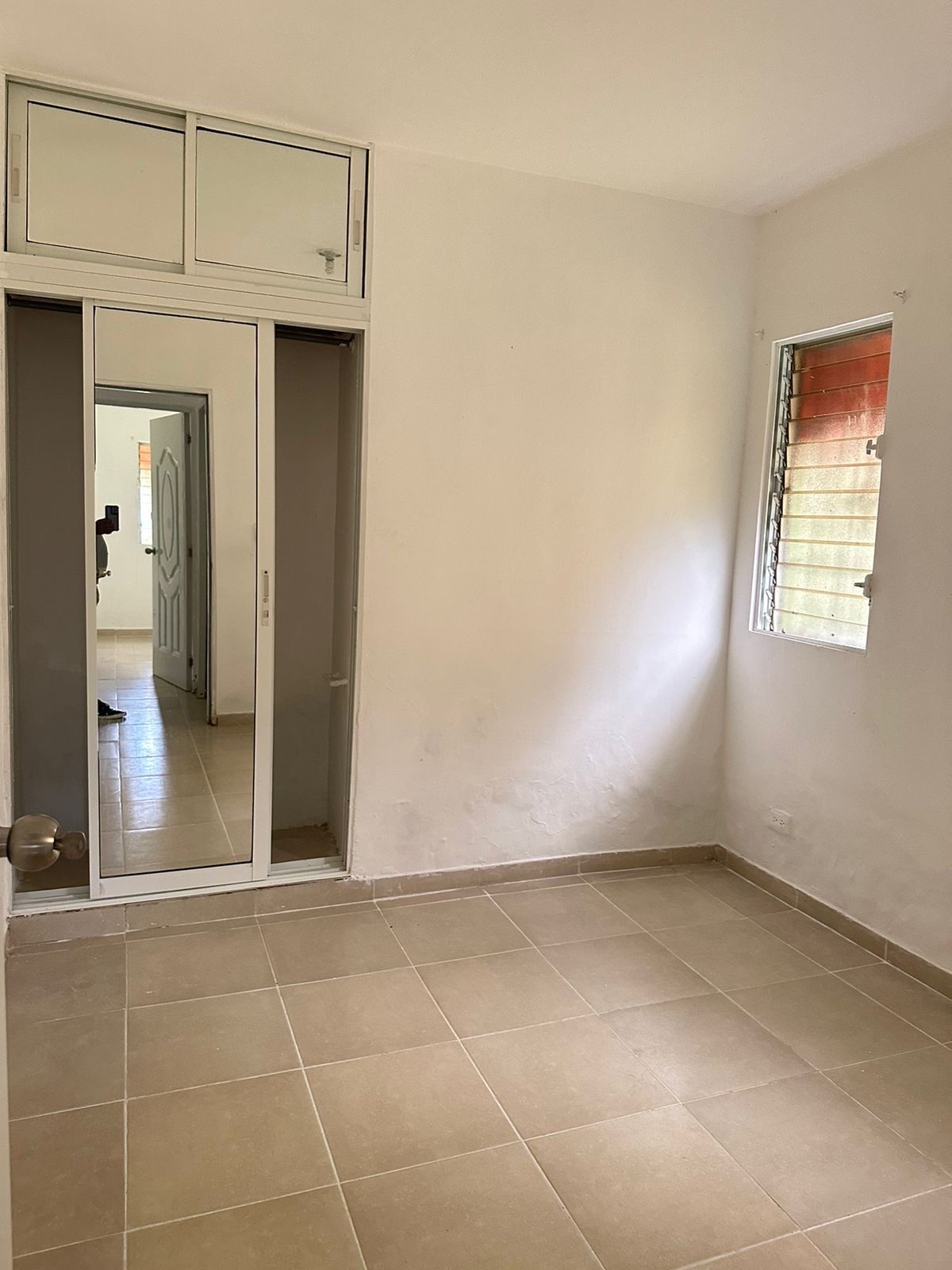 apartamentos - oportunidad vendo apto piso uno residencial cerrado por motivo de viaje RD$2.4 n 4