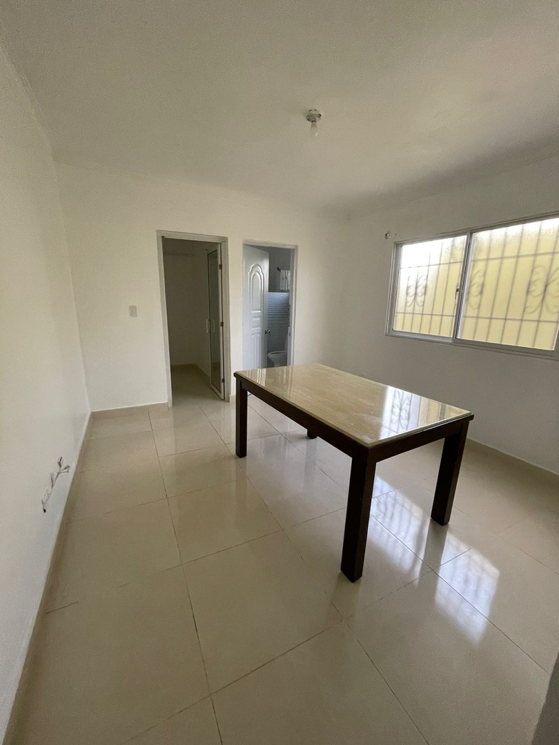 apartamentos - Rento Casa solo el primer piso en Colinas del Seminario 
 6