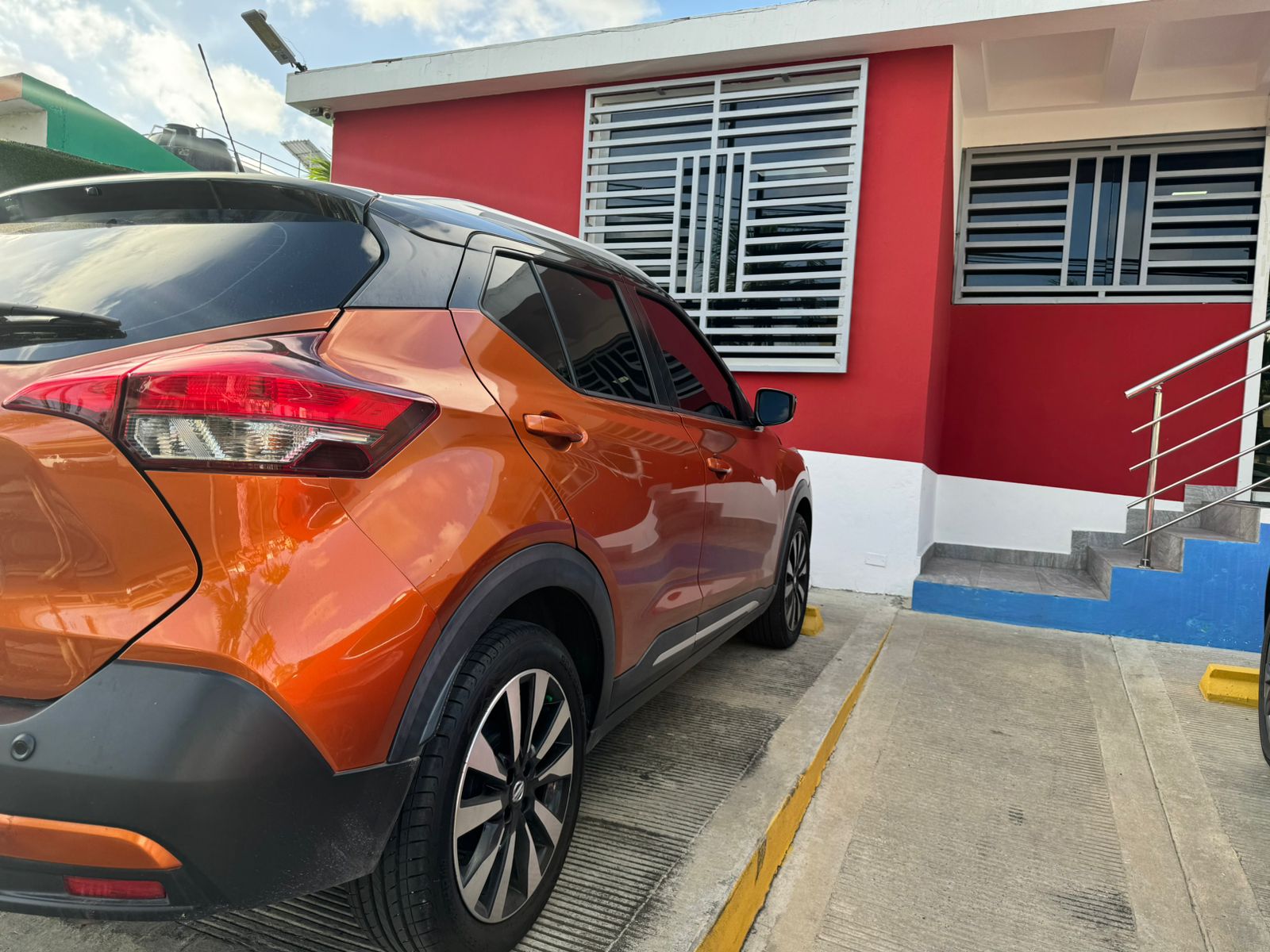 jeepetas y camionetas - vendo Nissan Kicks 2018 Advance full como nueva único dueño de Santo Domingo Mo 6