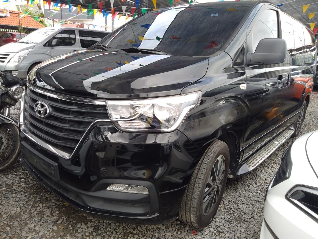 jeepetas y camionetas - HYUNDAI GRAND STAREX 2020 NEGRA 0