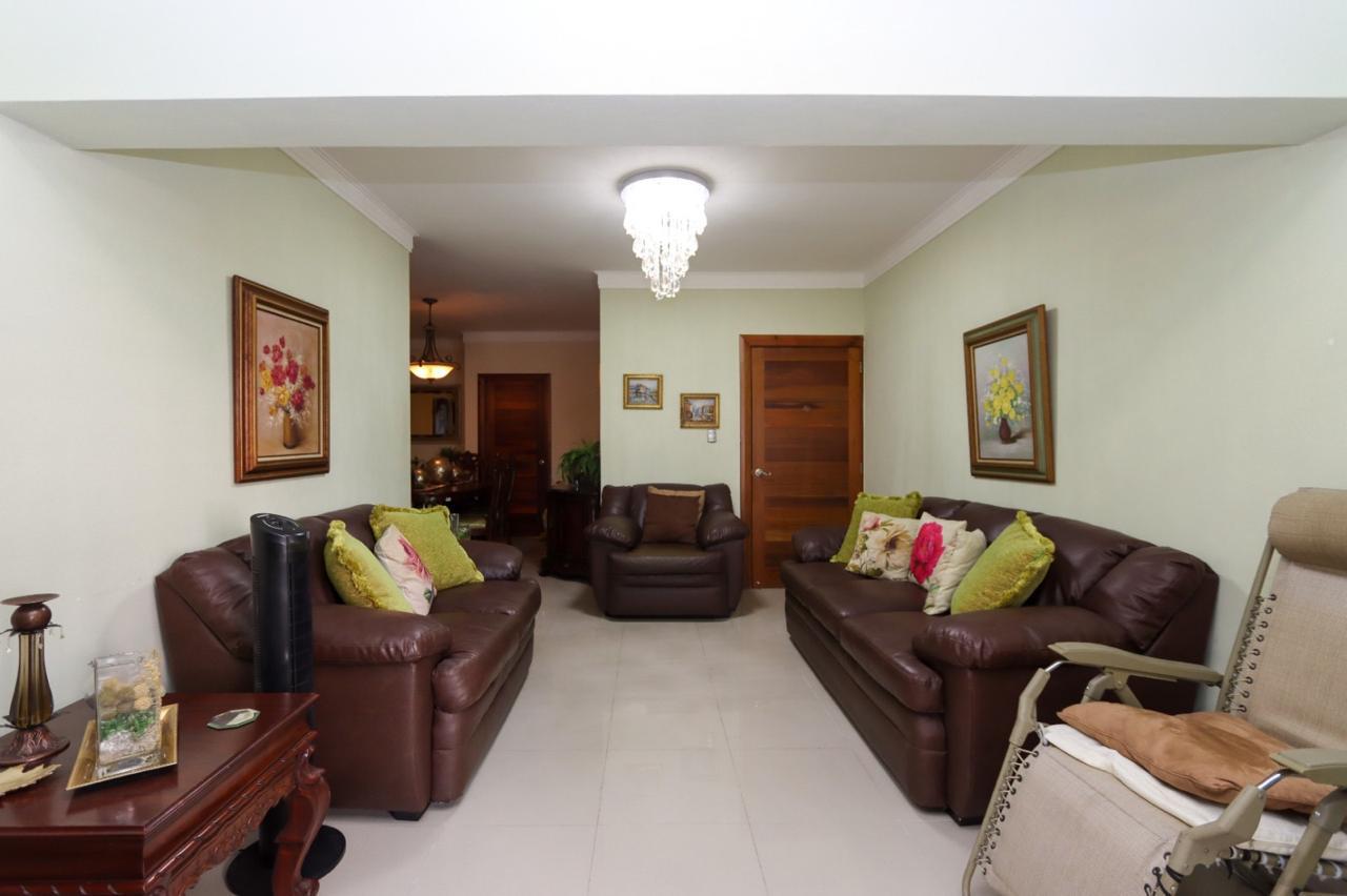 apartamentos - Vendo excelente apartamento en Jardines del Sur