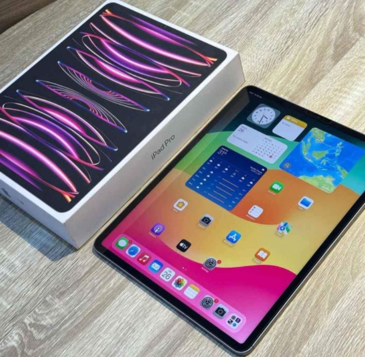 computadoras y laptops - Apple iPad Pro 2022 pant 12,9", Chip M2, 6th Gen, 1TB SSD, Cámara 12 Mp, Nueva 2