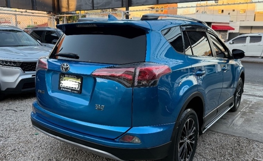 jeepetas y camionetas - 2018 Toyota Rav4 XLE 4x4  2