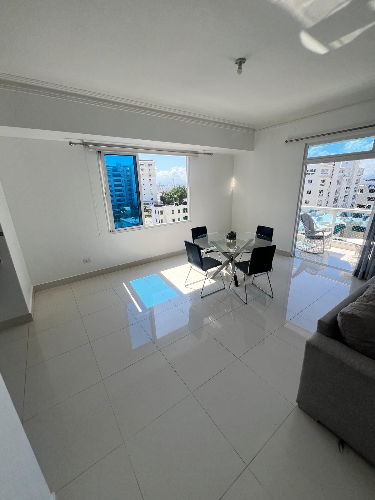 apartamentos - Alquiló Evaristo morales amueblado o línea blanca  4