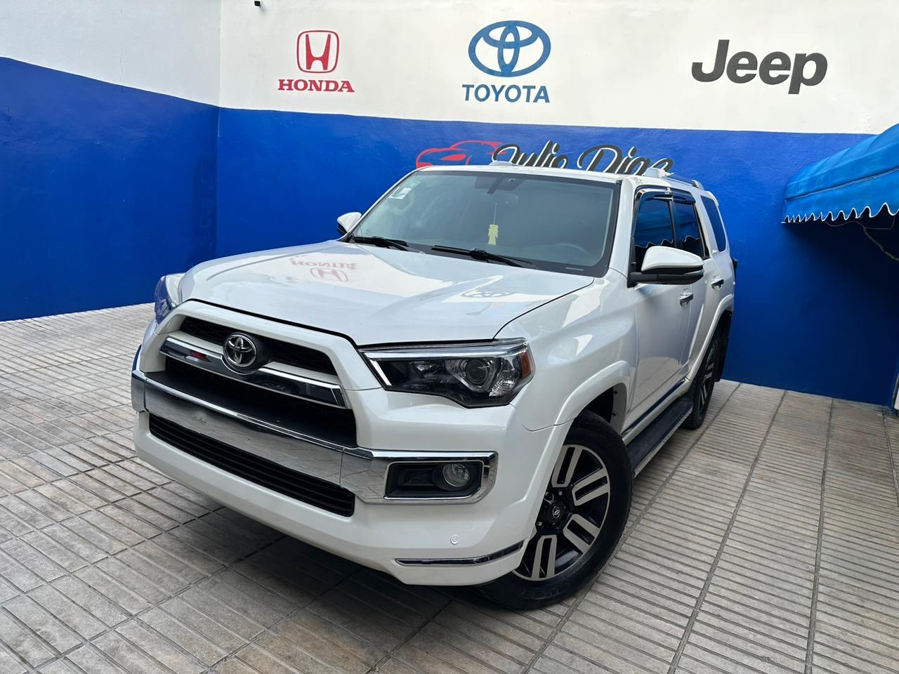 jeepetas y camionetas - 2011 Toyota 4Runner limited 4x4 americana modificada 2019