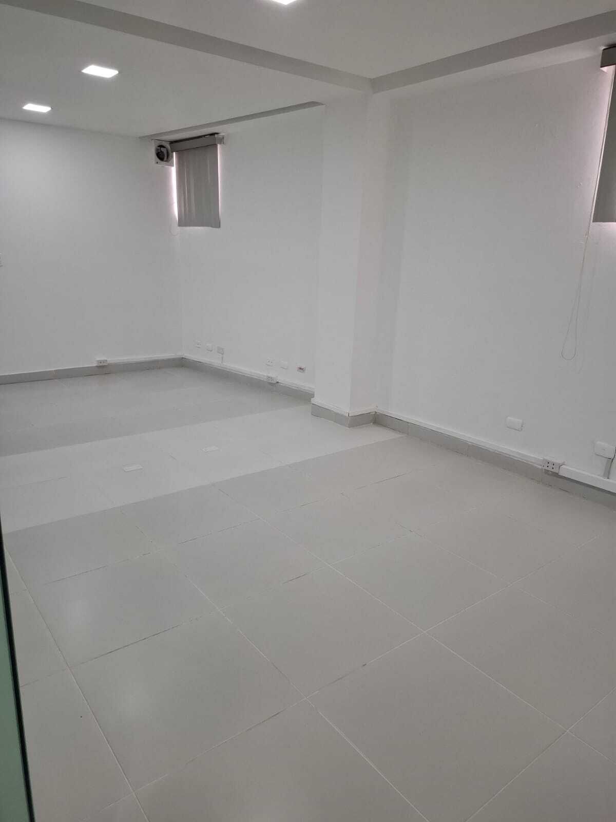 oficinas y locales comerciales - Local 73 MTS 3er Piso Para Oficina En Arroyo Hondo 6