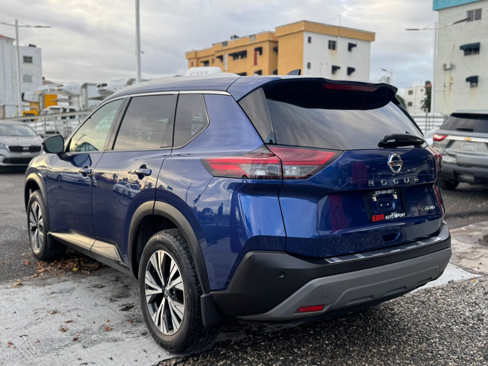 jeepetas y camionetas - Nissan Rogue SV 2021  3