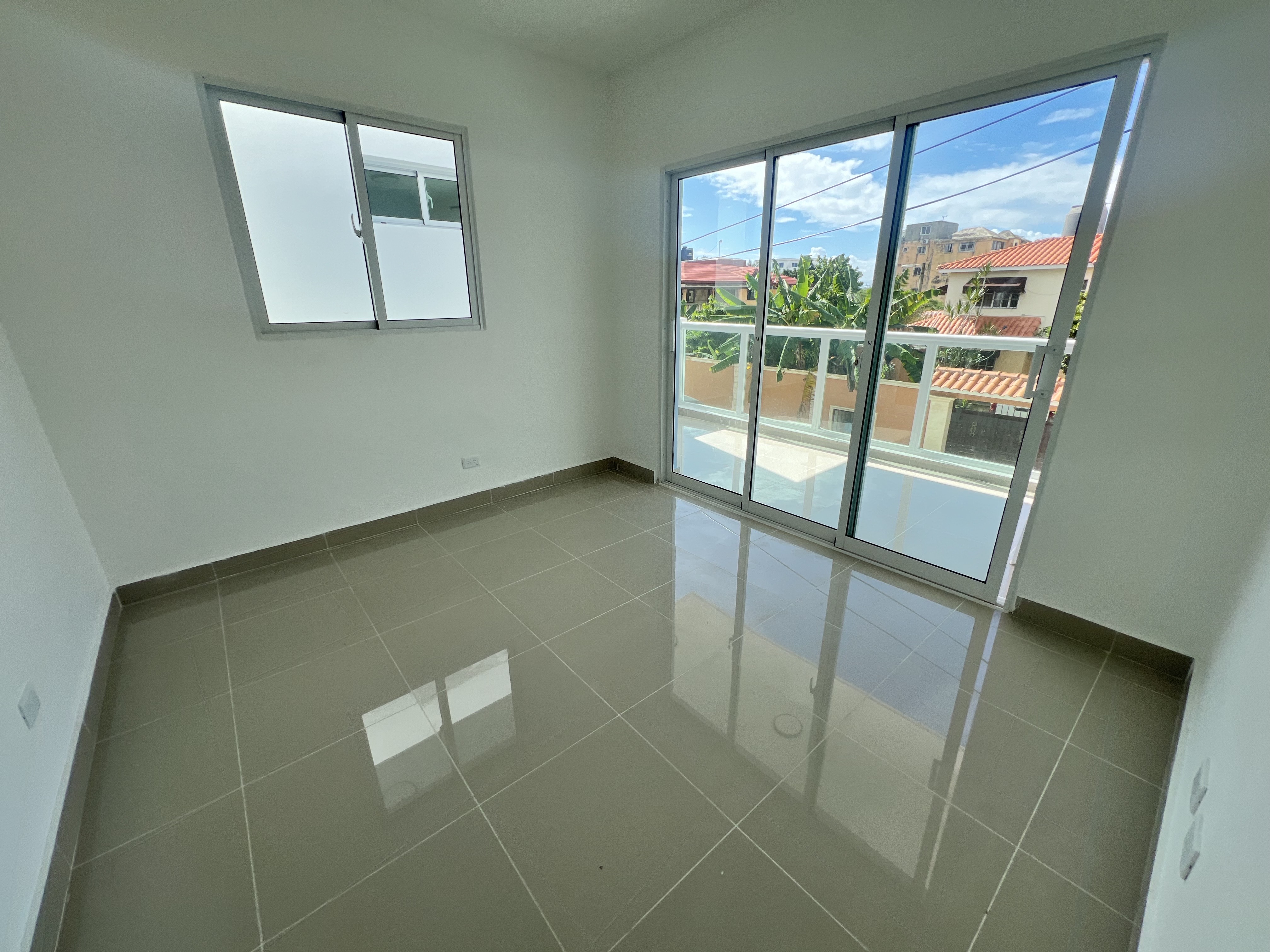 casas - venta de casa nueva Moderna en la autopista de San Isidro Brisa oriental  9