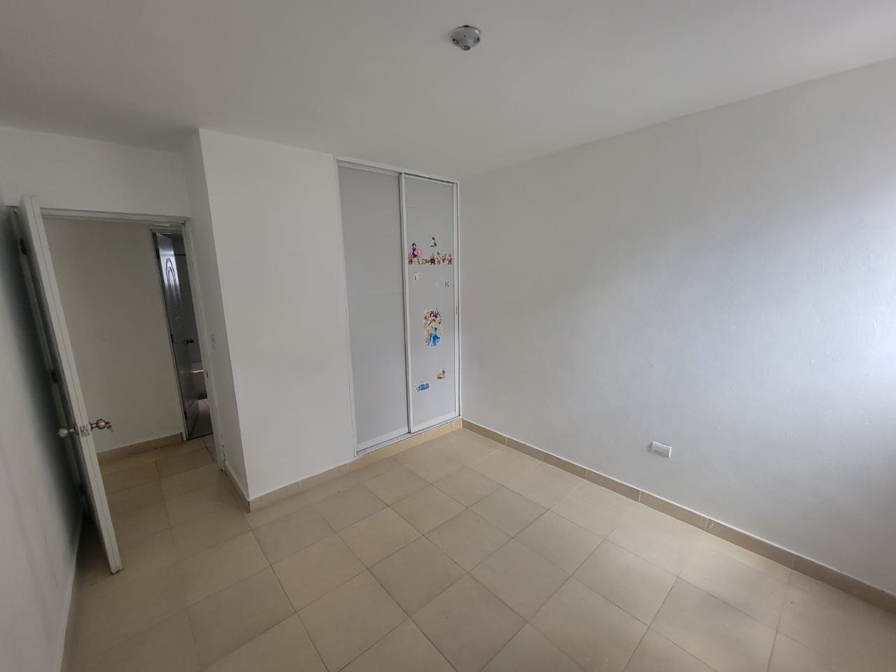 apartamentos - venta de apartamento en  charles de Gaulle Santo Domingo este de 100mts 3er piso 1