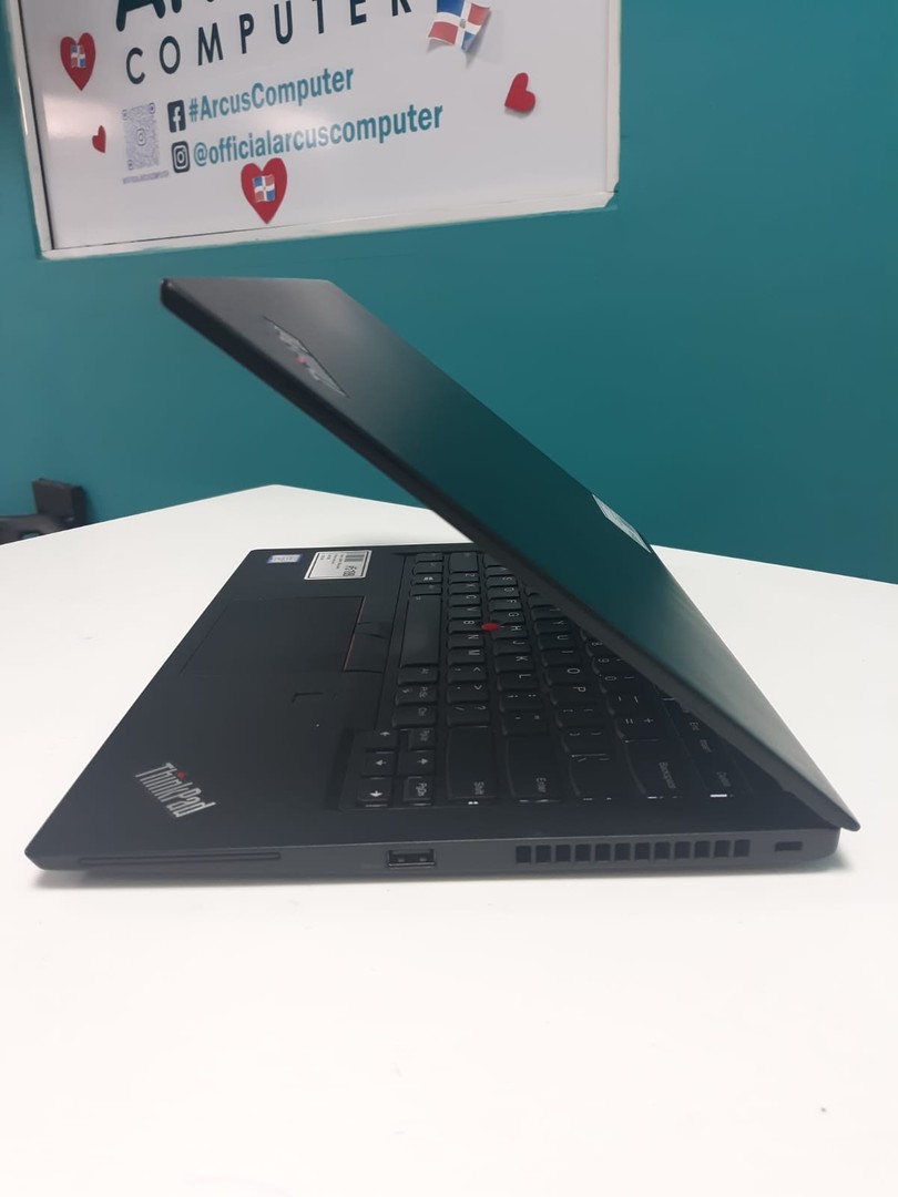 computadoras y laptops - Laptop, Lenovo ThinkPad T480s (touch) / 8th Gen, Intel Core i5 / 8GB DDR4 / 512G 5