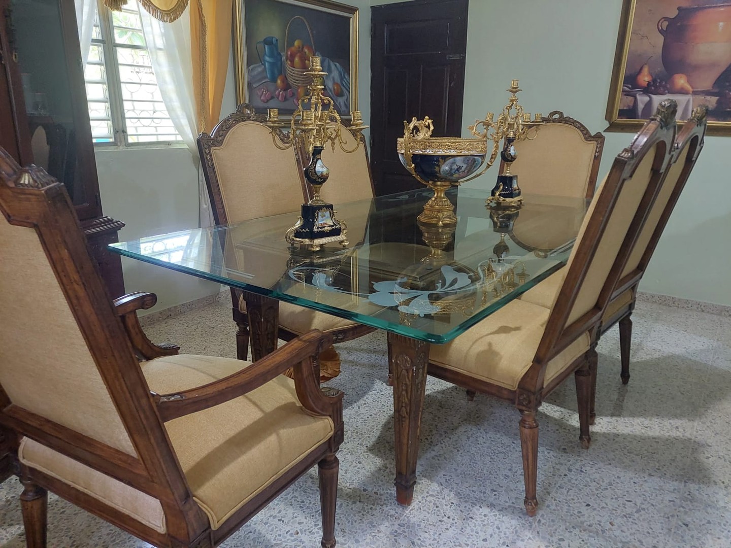 muebles y colchones - Vendo Hermoso comedor de 6 sillas. Importado